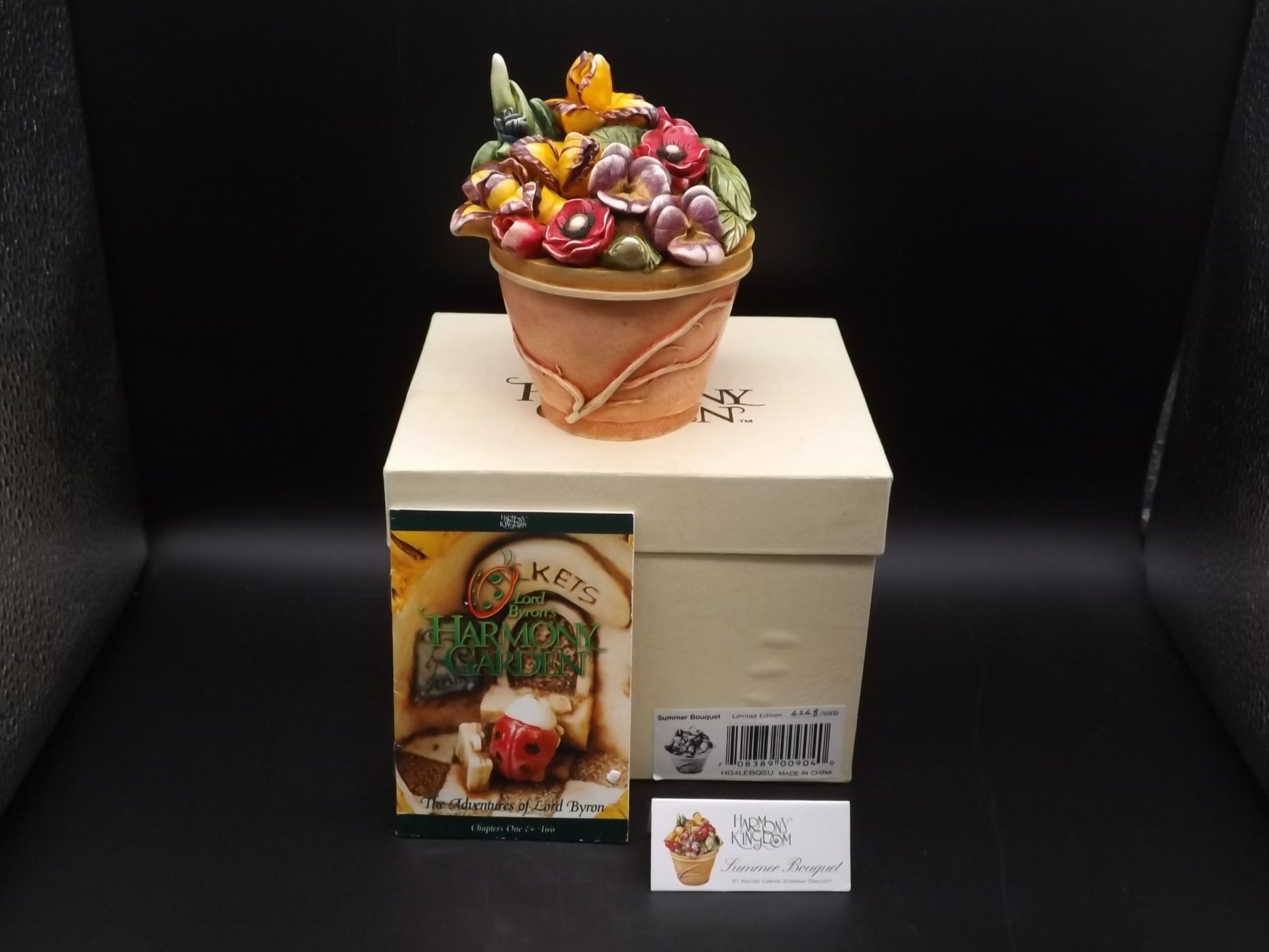 Retired 1999 Harmony Kingdom, Harmony Garden "Summer Bouquet" HG4LEBQSU with original box and COA. Limited Edition 4248/5000. Artist Signed.
