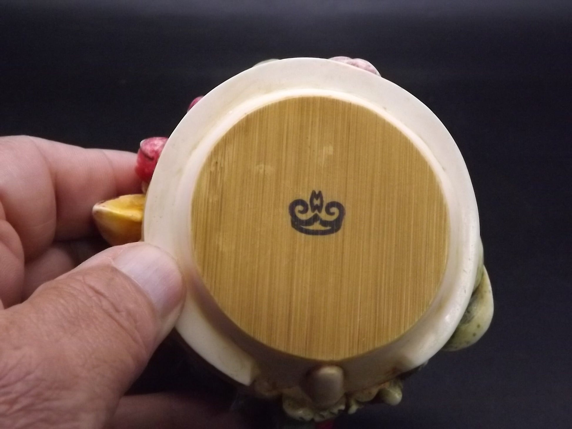 Retired 1999 Harmony Kingdom, Harmony Garden "Summer Bouquet" HG4LEBQSU with original box and COA. Limited Edition 4248/5000. Artist Signed.