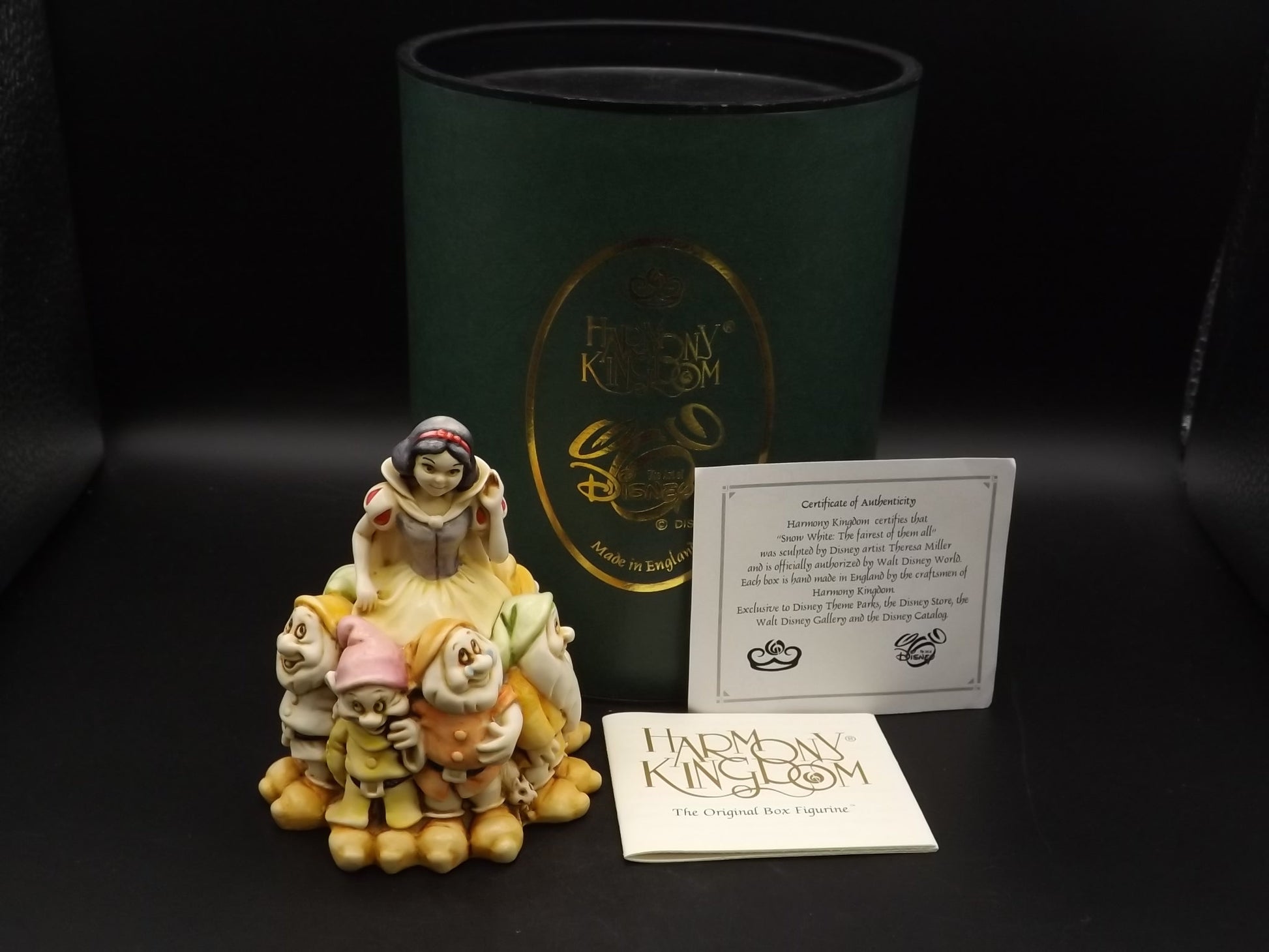 Retired 1996 Harmony Kingdom Disney "Snow White" Special edition treasure Jest with original box and COA. Limited Edition.
