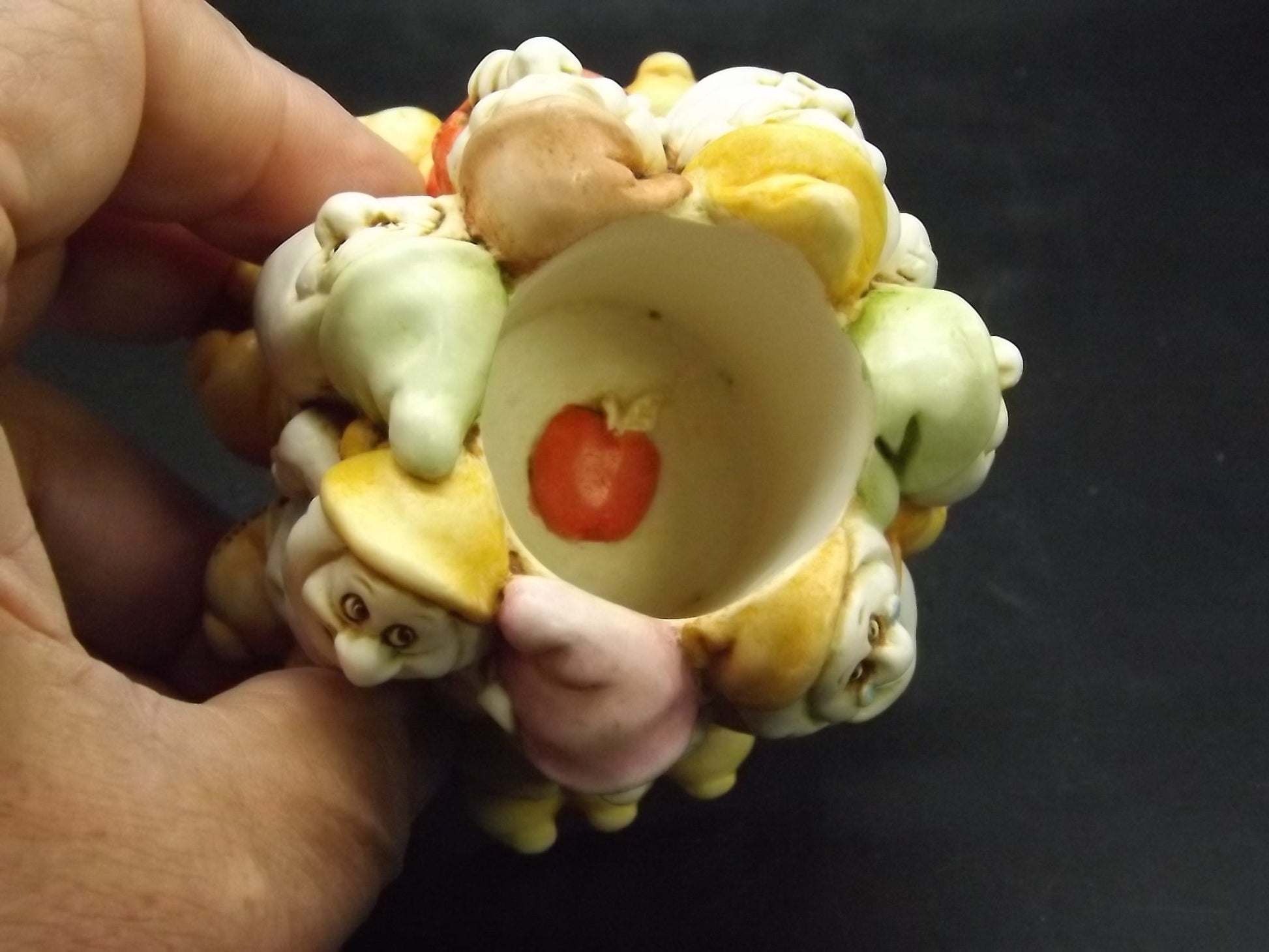 Retired 1996 Harmony Kingdom Disney "Snow White" Special edition treasure Jest with original box and COA. Limited Edition.