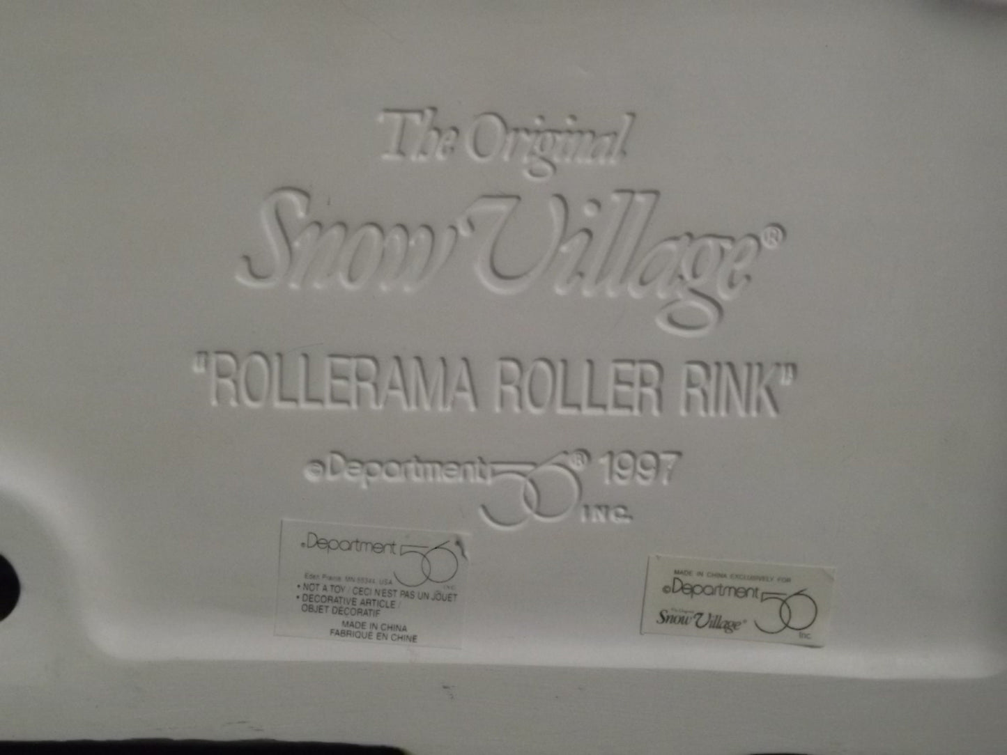 Vintage 1997 Snow Village "Rollerama Roller Rink" Illuminated Figurine with Box & COA