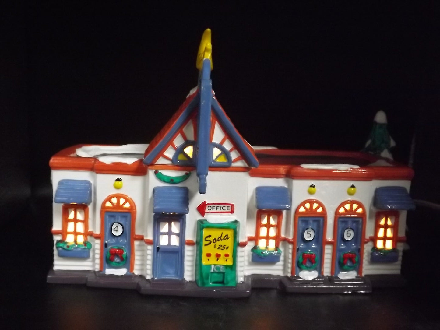 Vintage 1991 Snow Village "The Honeymooner Motel" Illuminated Figurine with Box & COA