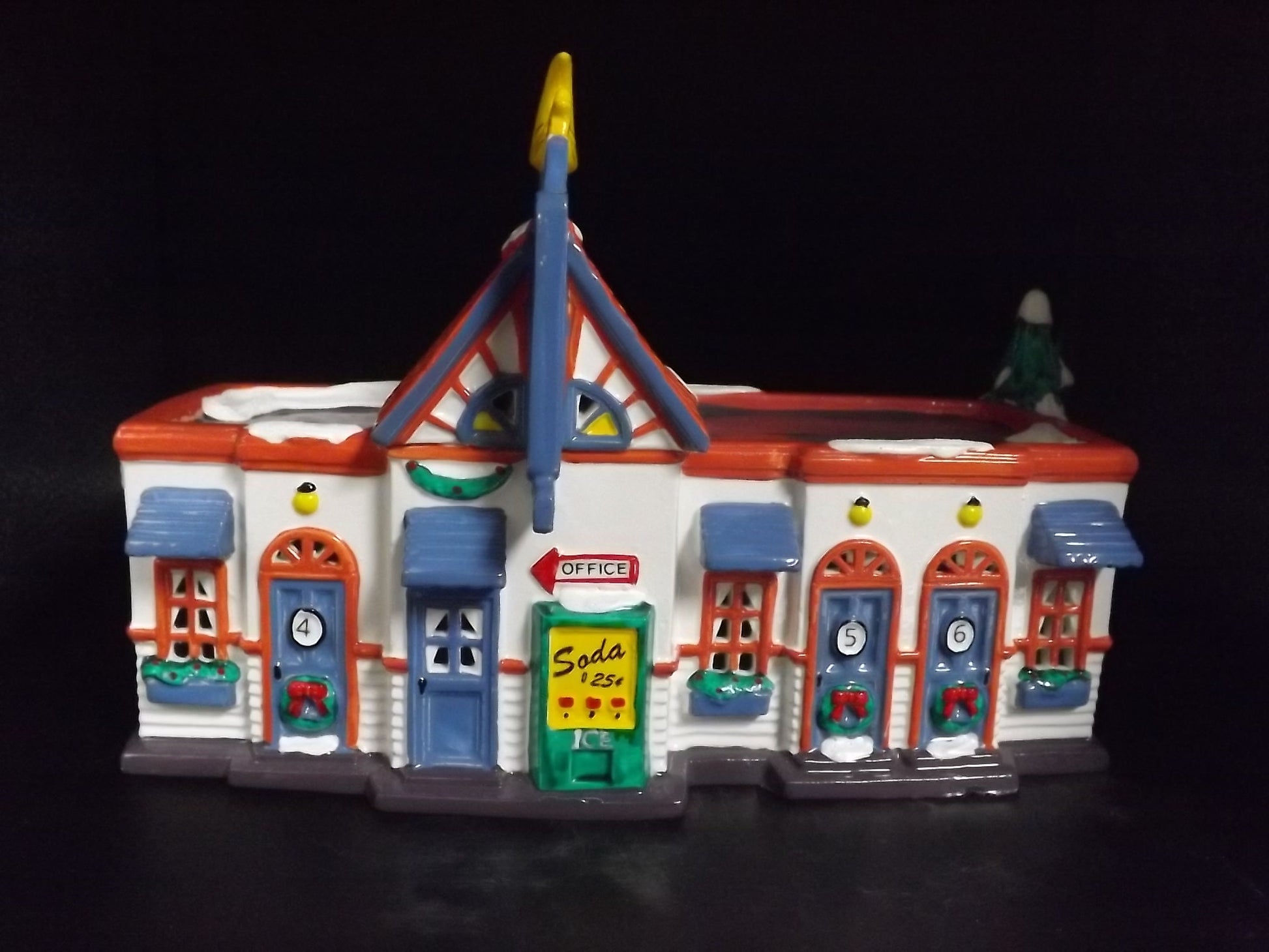 Vintage 1991 Snow Village "The Honeymooner Motel" Illuminated Figurine with Box & COA