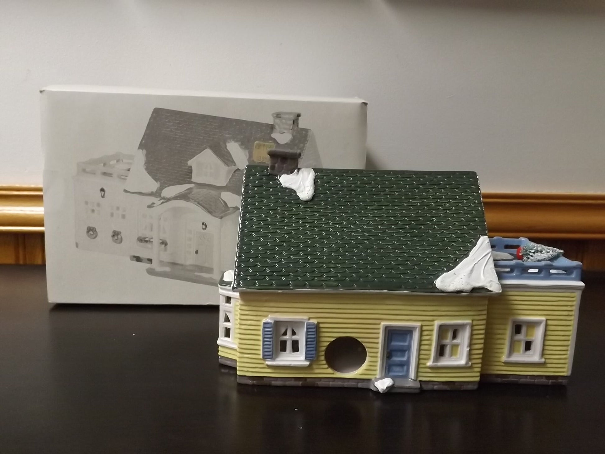 Vintage 1988 Snow Village North Creek Cottage: Illuminated Figurine with Box & COA