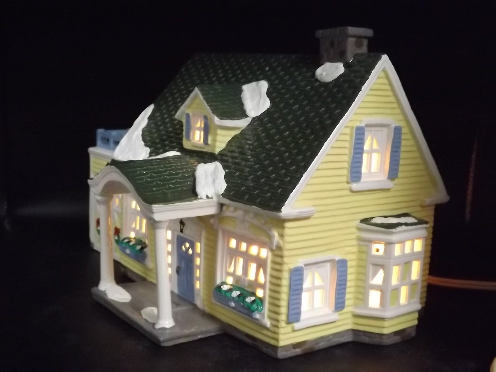 Vintage 1988 Snow Village North Creek Cottage: Illuminated Figurine with Box & COA