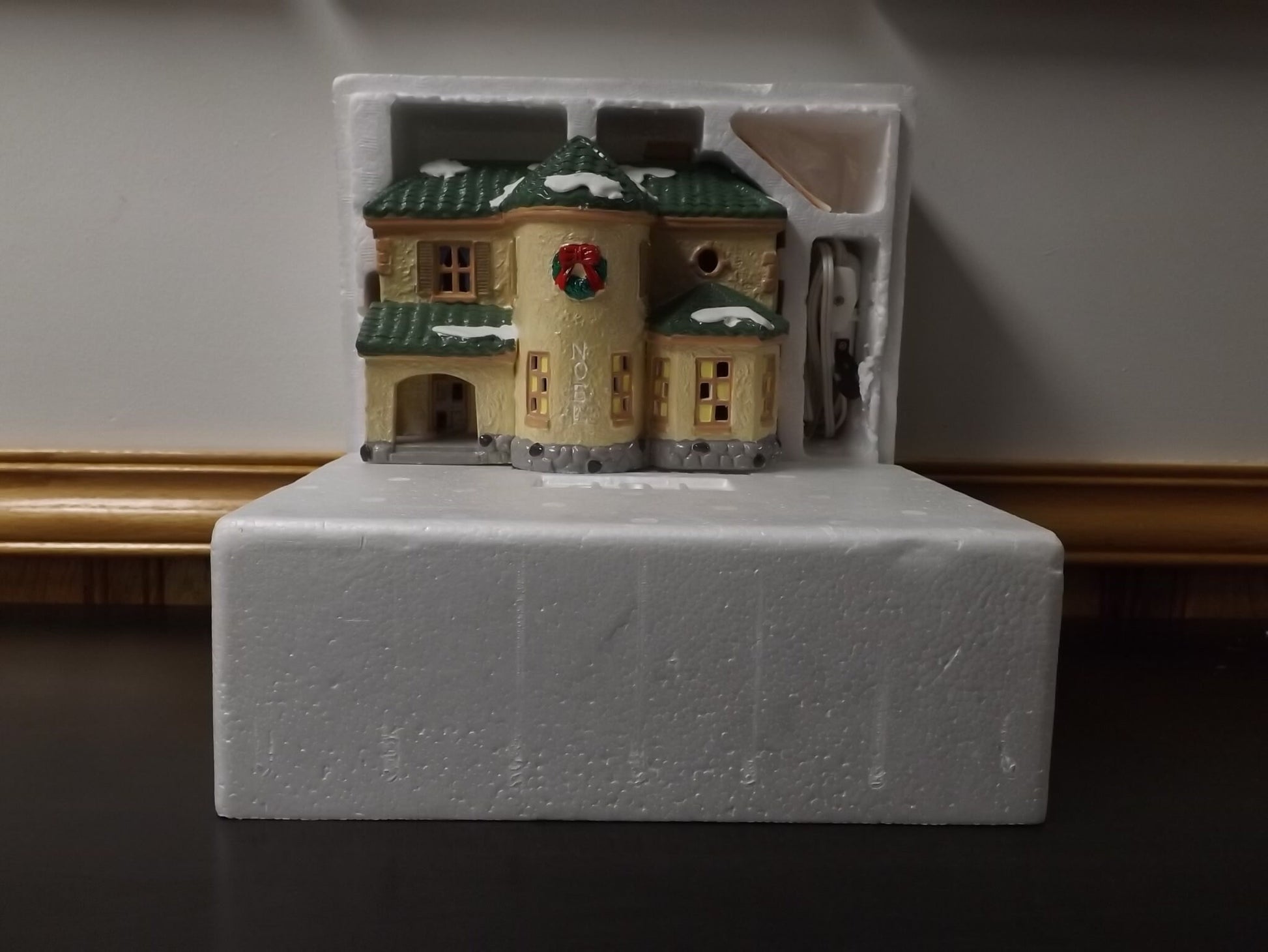 Vintage 1988 Snow Village "Palos Verdes" Illuminated House Figurine (With Box & COA)