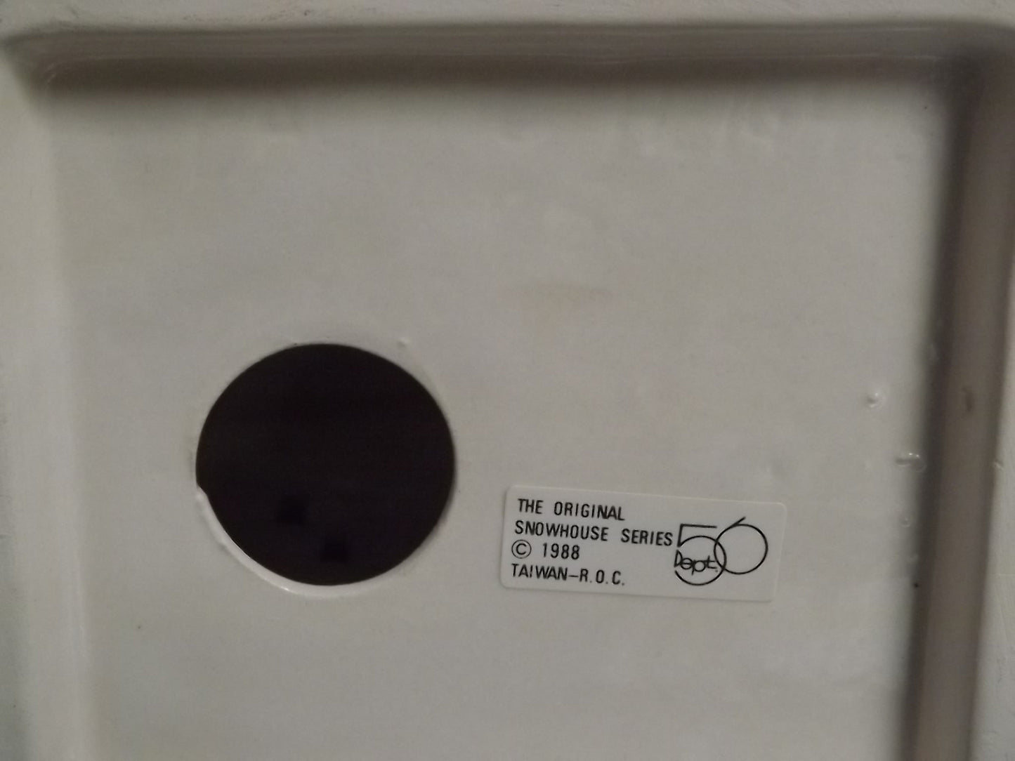 Vintage 1986 Snow Village Pacific Heights Illuminated Figurine (No Light Cord)