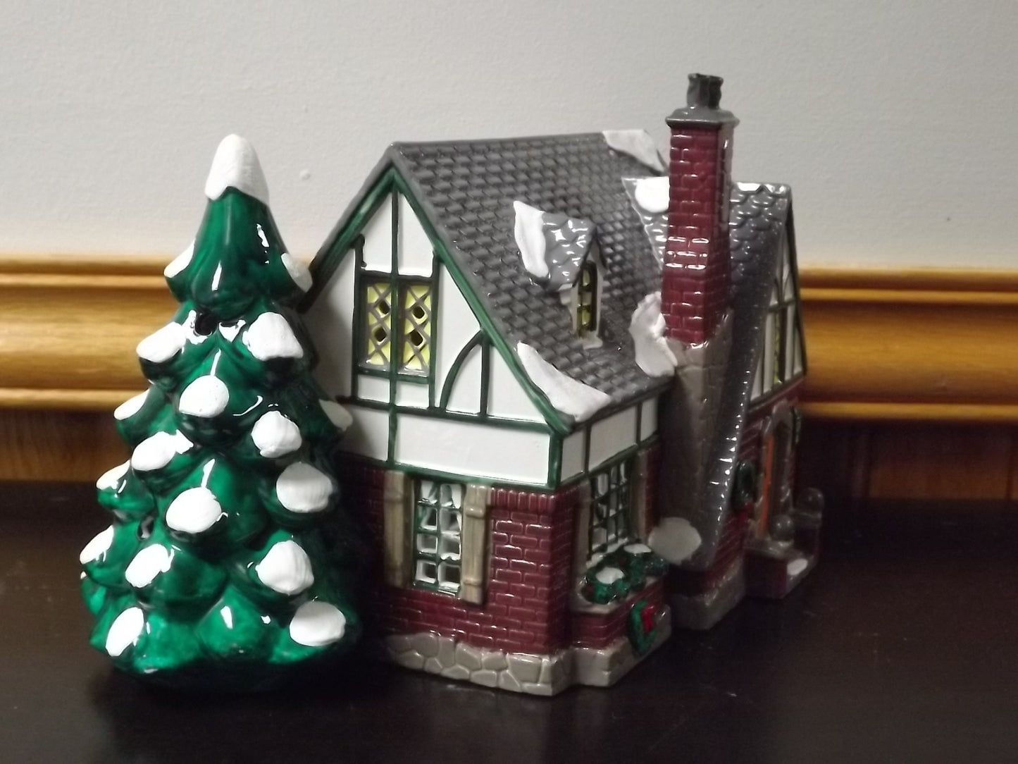 Vintage 1991 Snow Village "Oak Grove Tudor" Illuminated Figurine with Box & COA