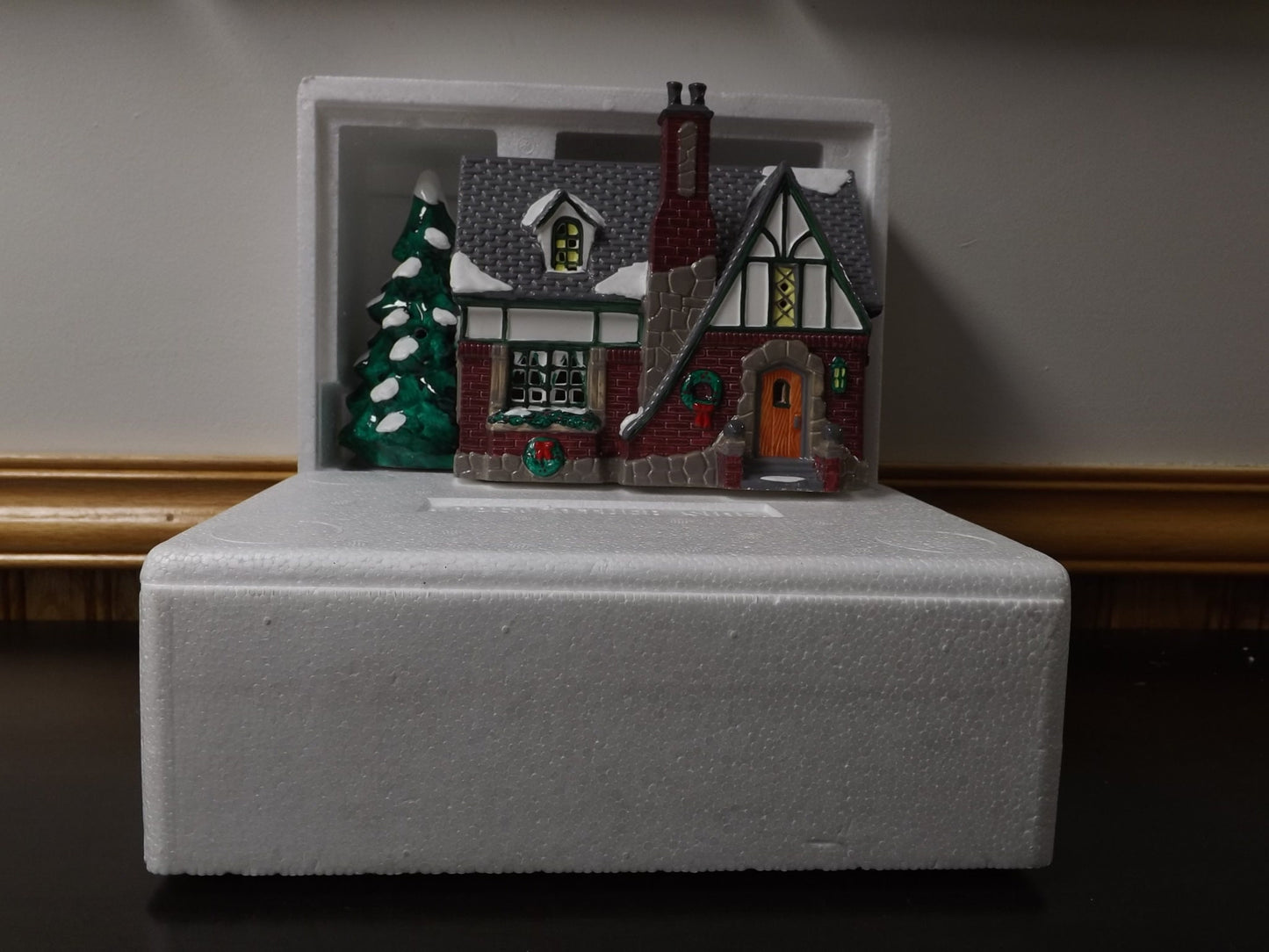 Vintage 1991 Snow Village "Oak Grove Tudor" Illuminated Figurine with Box & COA