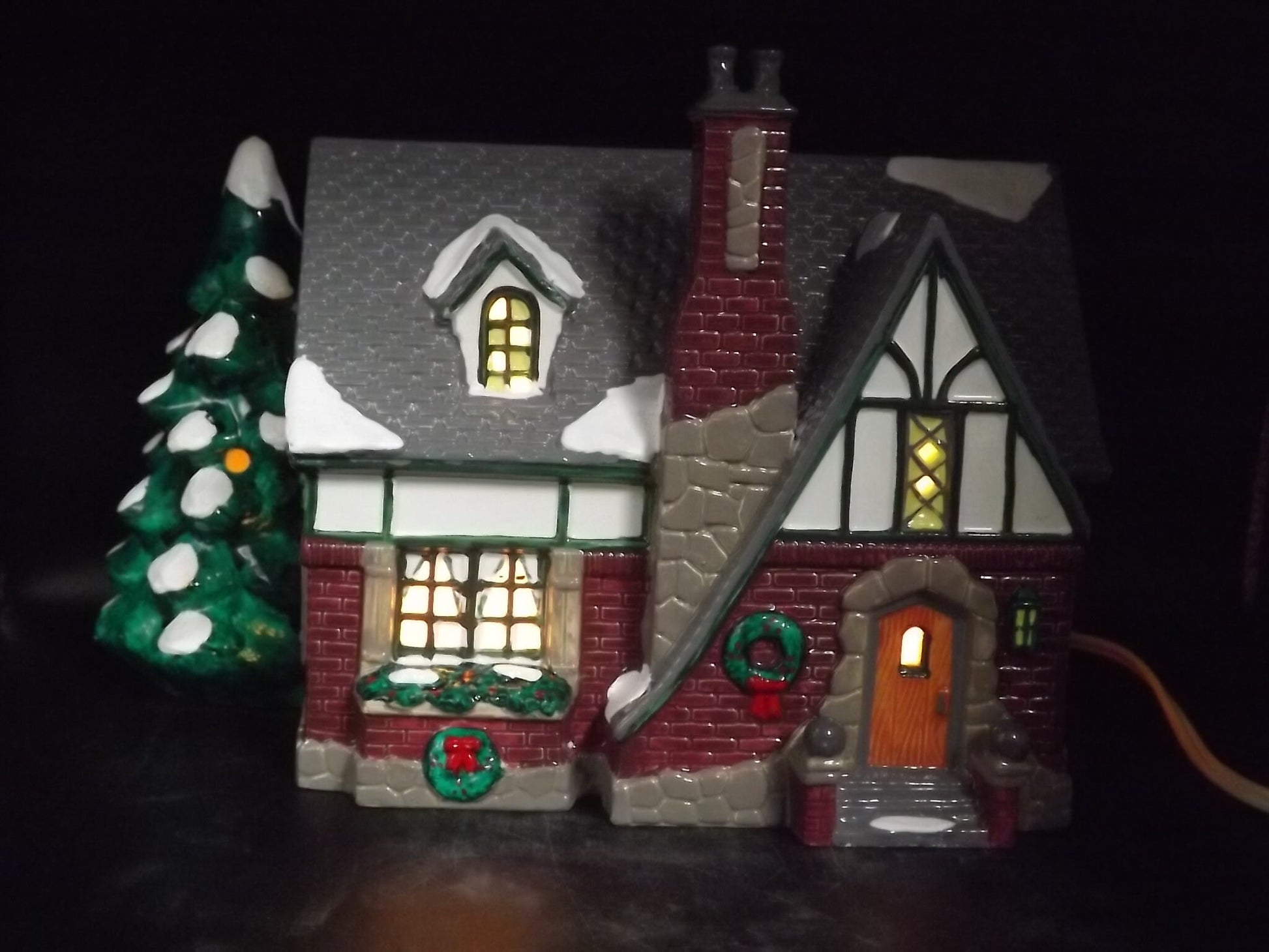 Vintage 1991 Snow Village "Oak Grove Tudor" Illuminated Figurine with Box & COA