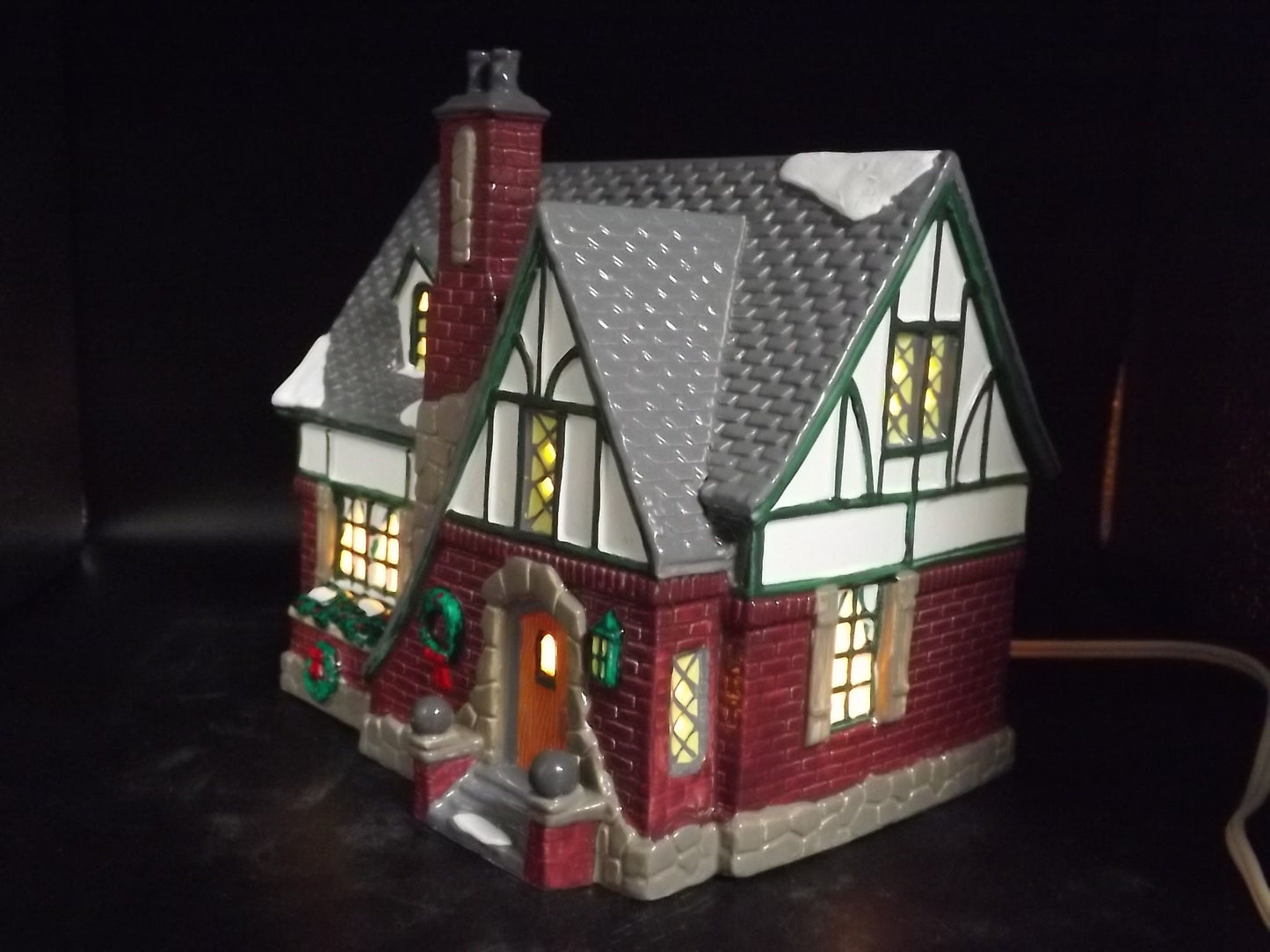 Vintage 1991 Snow Village "Oak Grove Tudor" Illuminated Figurine with Box & COA