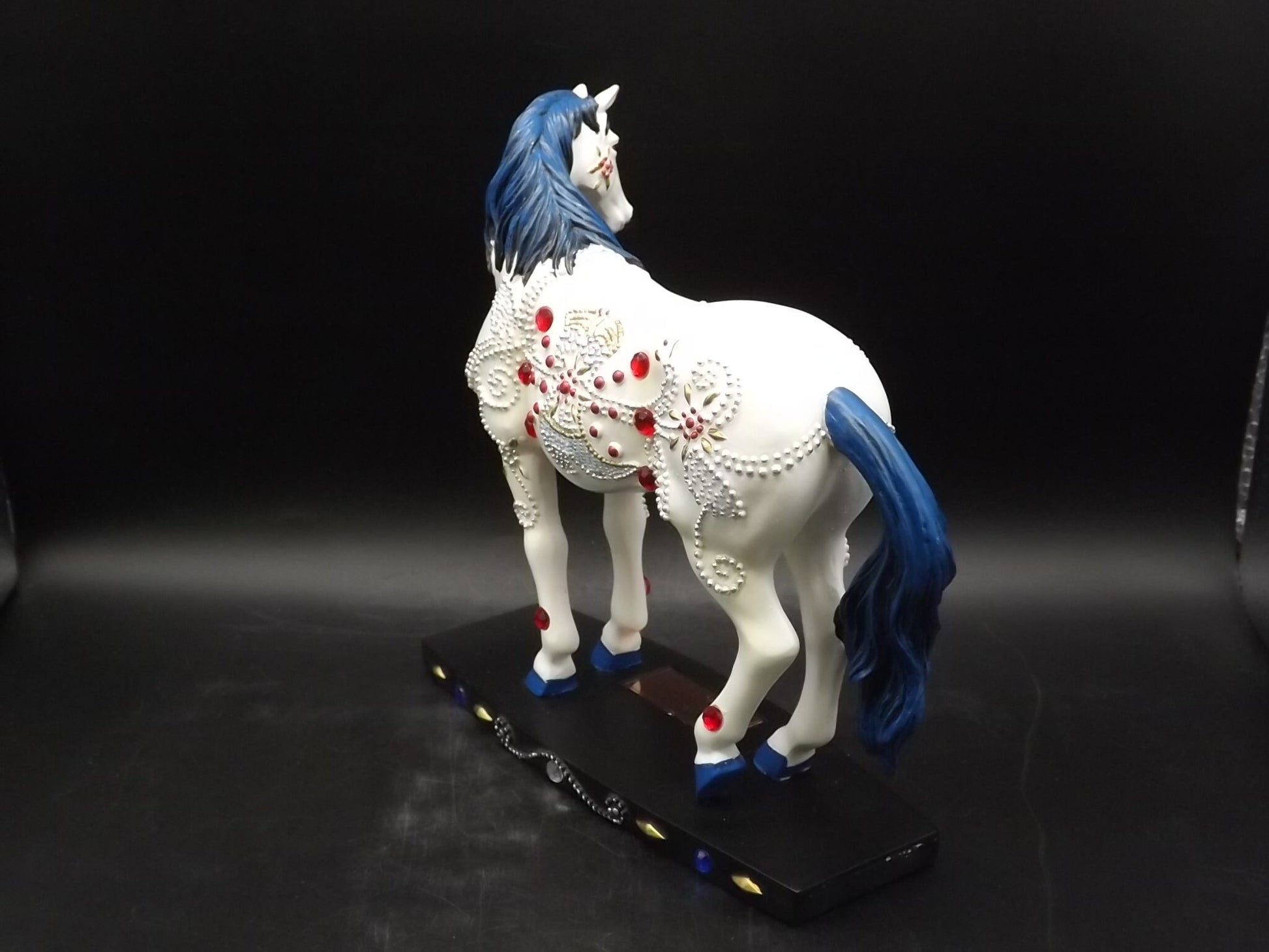 Westland Rhinestone Horse Figurine: Limited Edition Thoroughbred Collectible