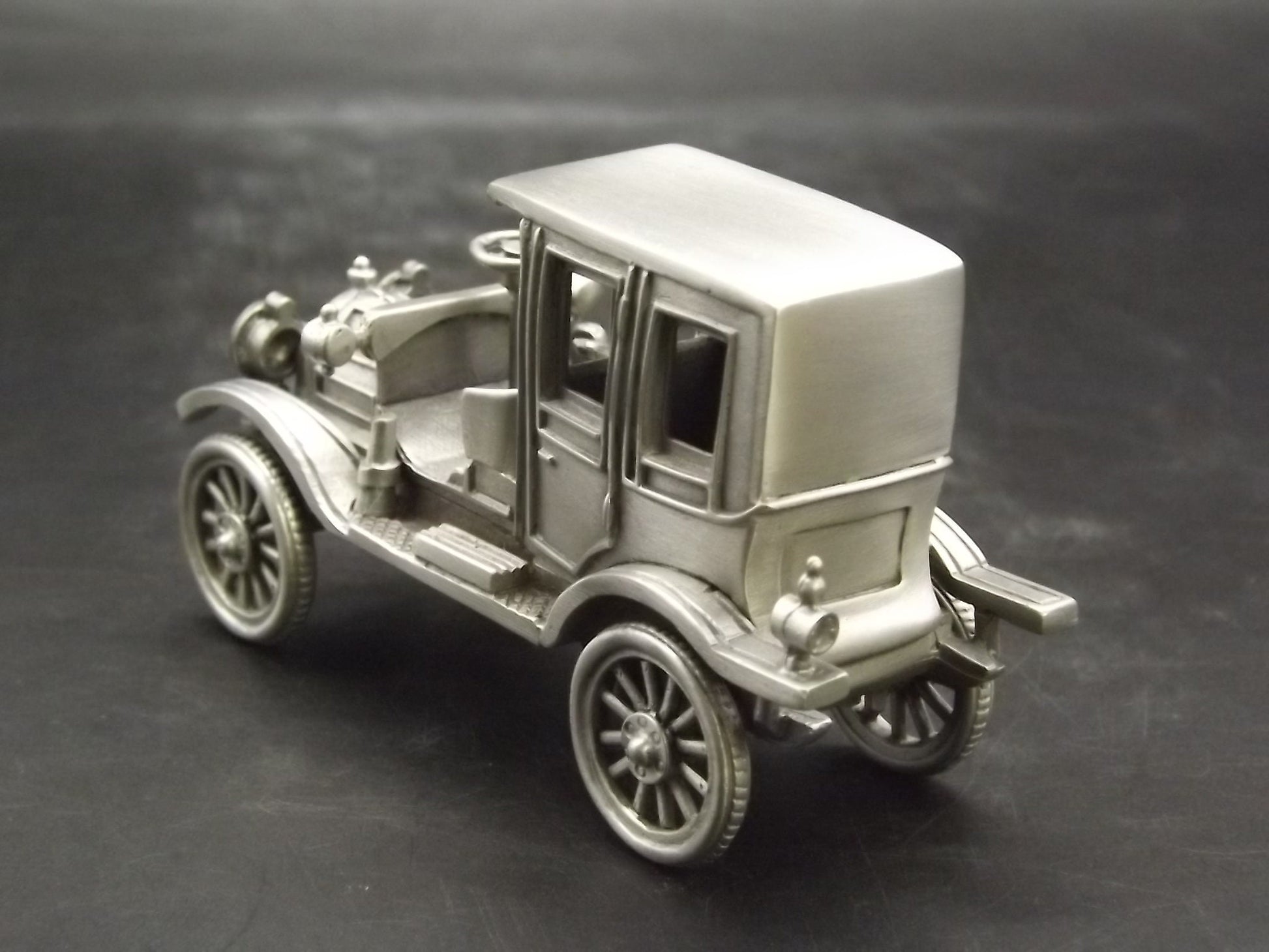 Danbury Mint 1912 Packard Pewter Model Car: Classic Cars of the World