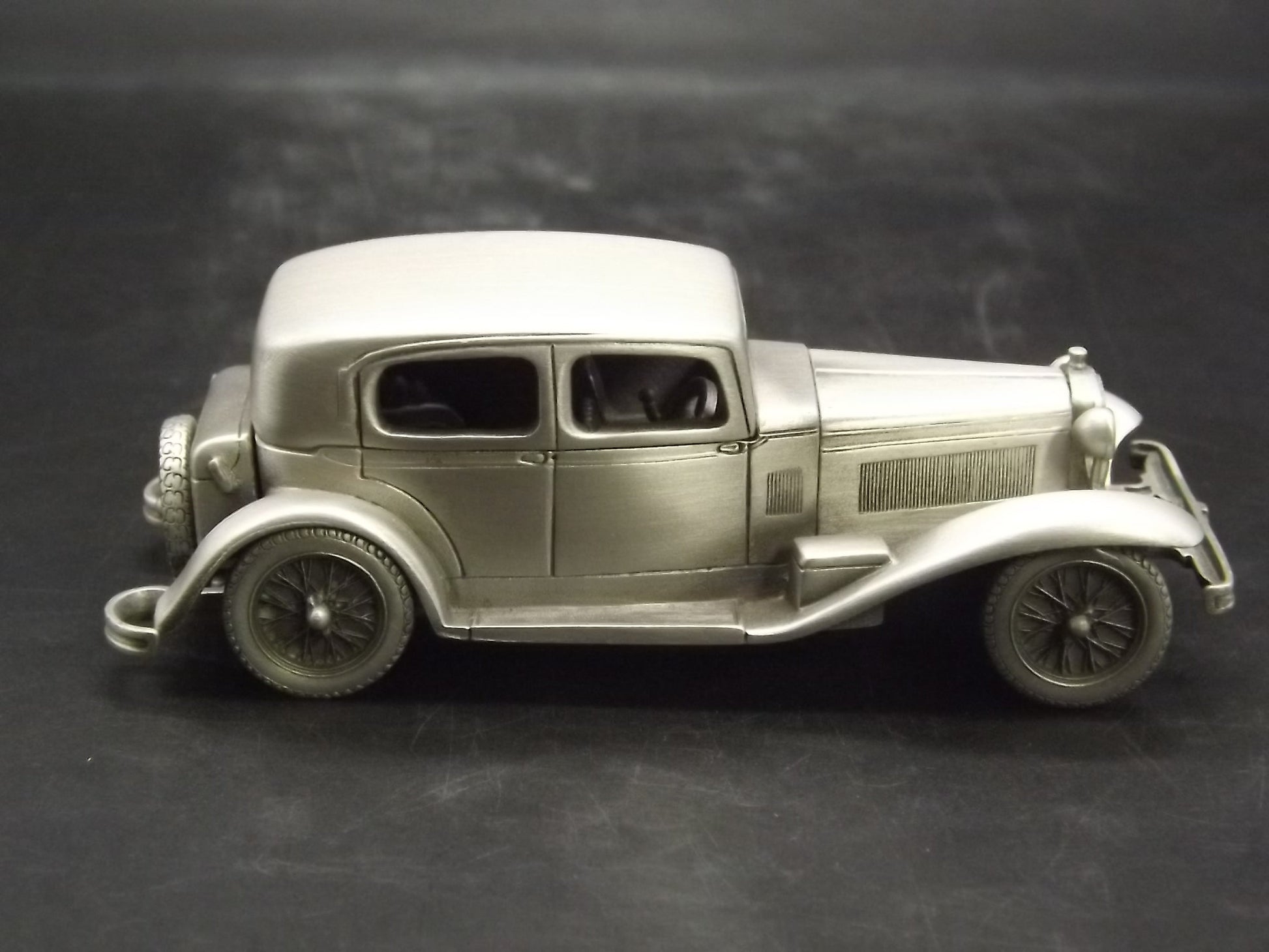 Danbury Mint 1932 Alpha Romeo Pewter Model Car