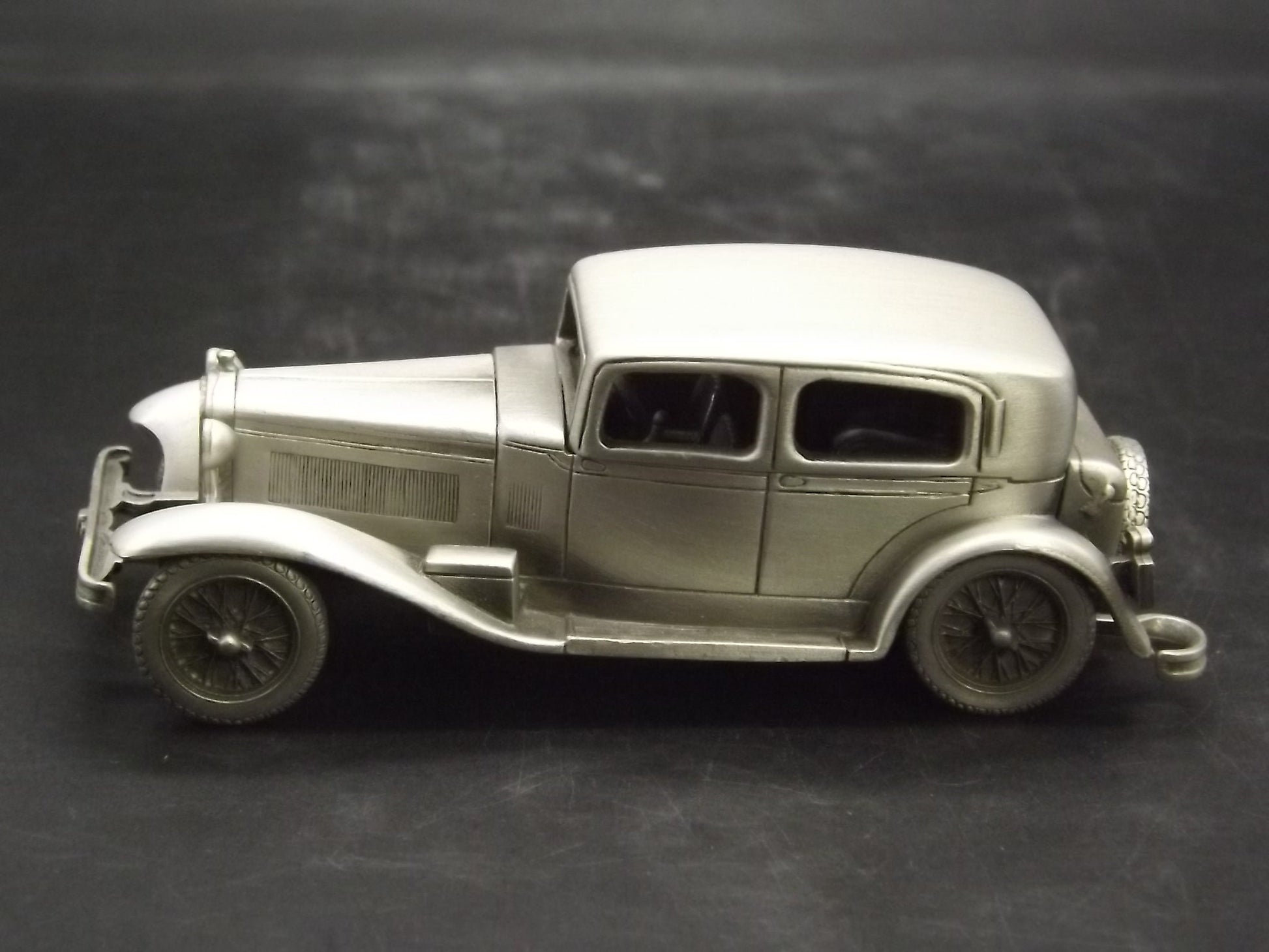 Danbury Mint 1932 Alpha Romeo Pewter Model Car