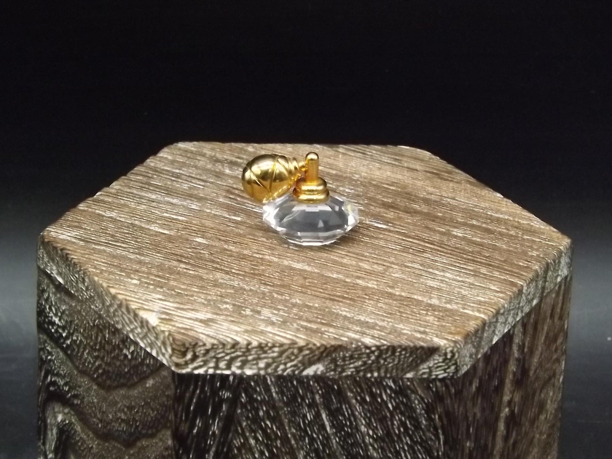 Vintage Swarovski Crystal Memories "Atomizer" Figurine. Excellent Condition with original box.