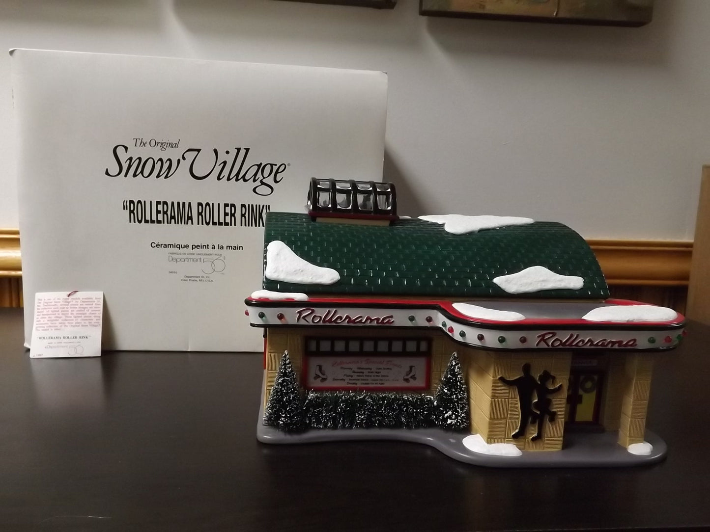 Vintage 1997 Snow Village "Rollerama Roller Rink" Illuminated Figurine with Box & COA