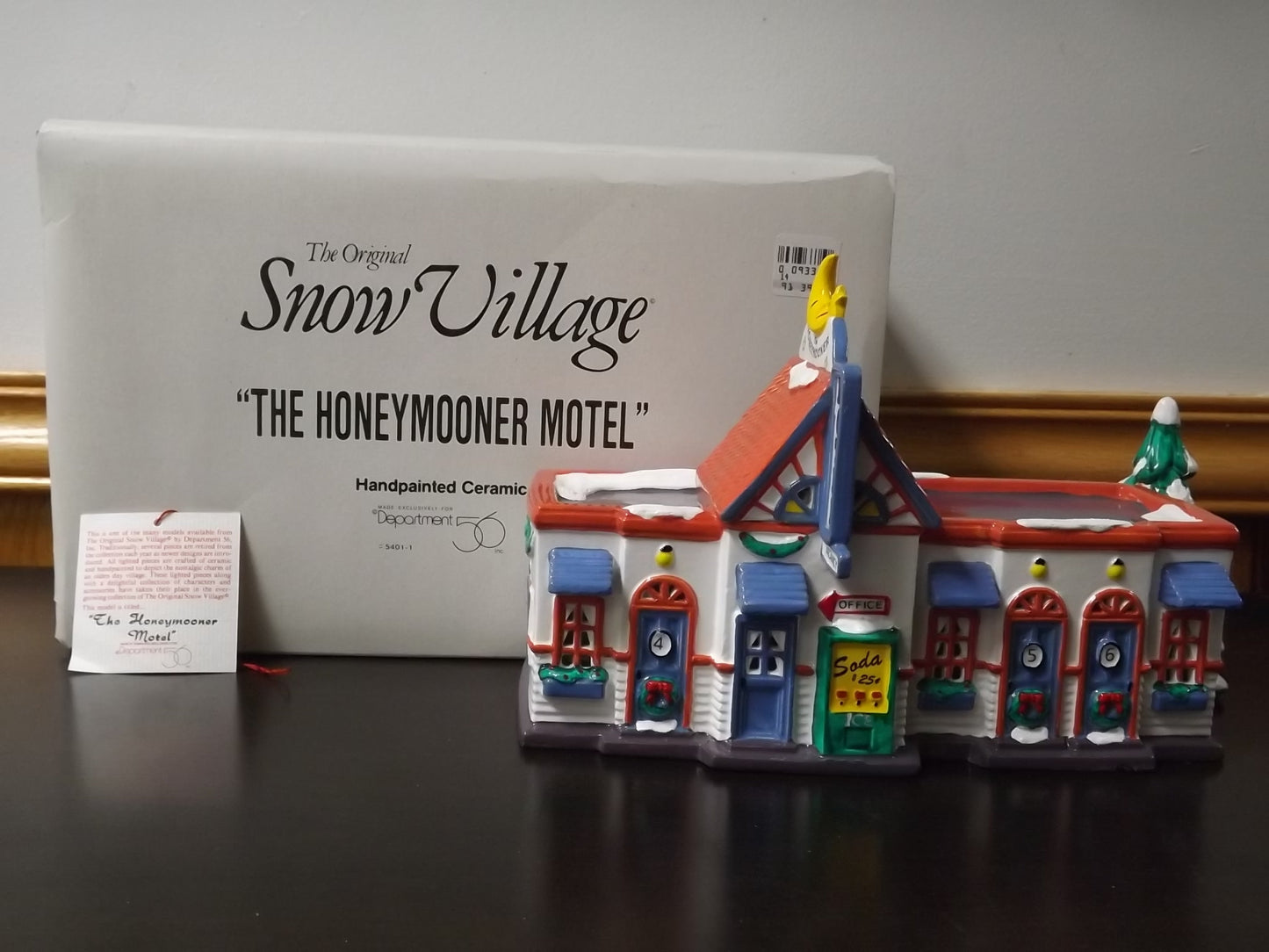 Vintage 1991 Snow Village "The Honeymooner Motel" Illuminated Figurine with Box & COA