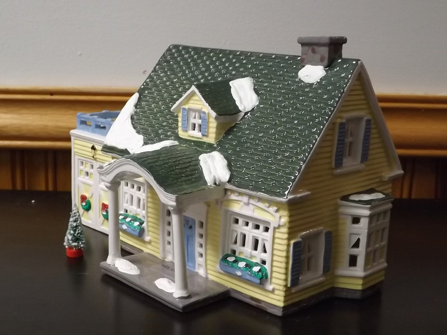 Vintage 1988 Snow Village North Creek Cottage: Illuminated Figurine with Box & COA