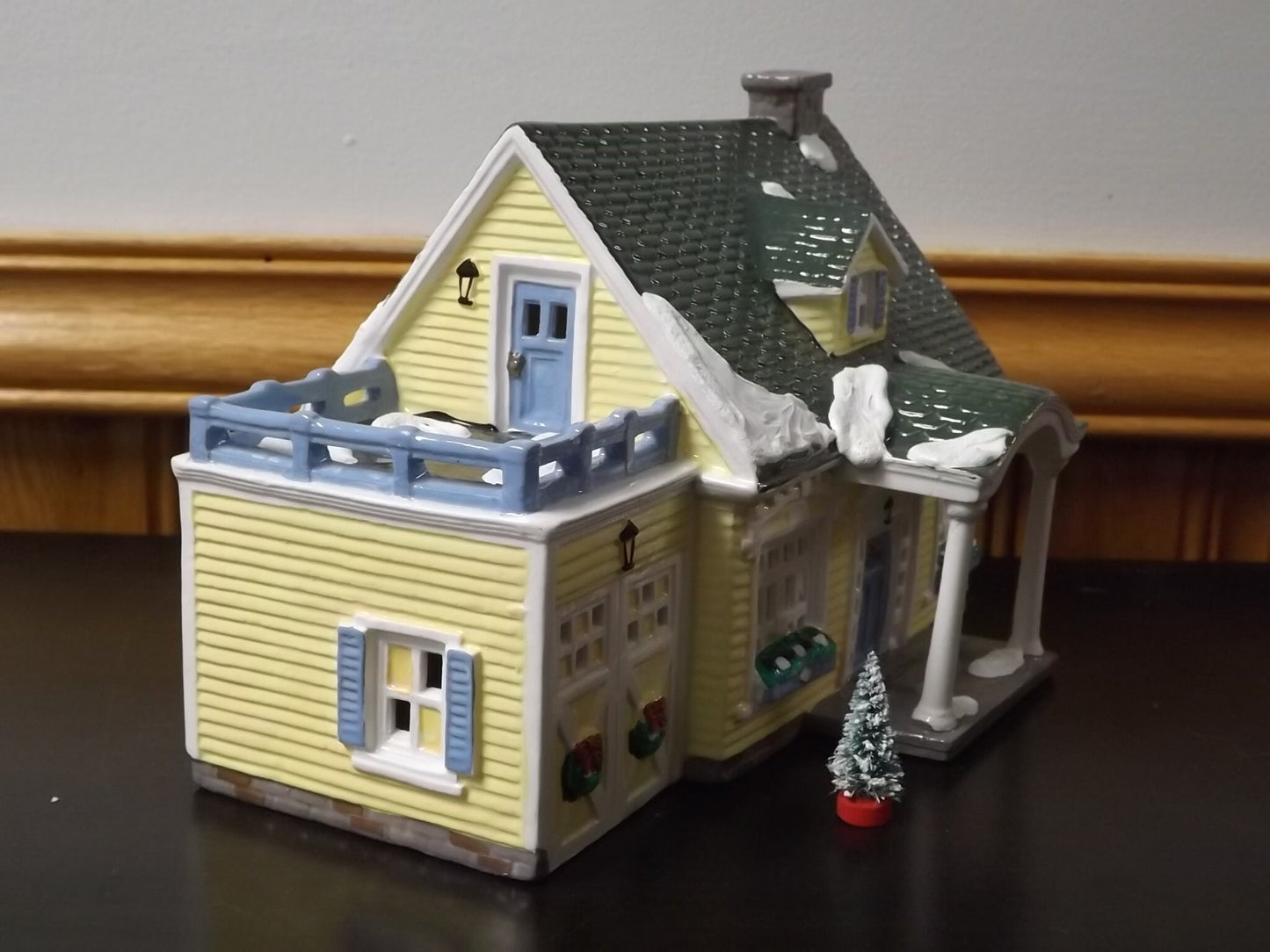 Vintage 1988 Snow Village North Creek Cottage: Illuminated Figurine with Box & COA