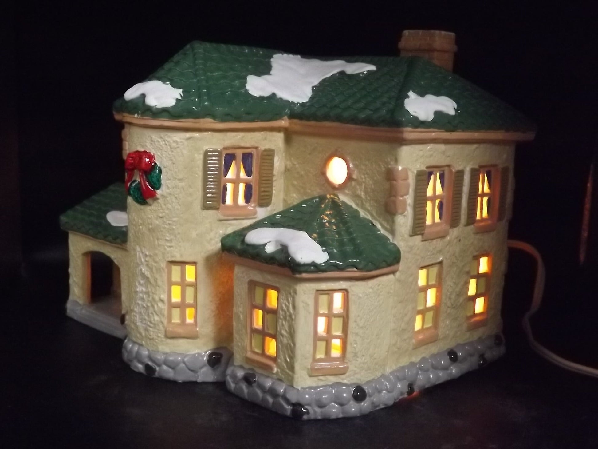 Vintage 1988 Snow Village "Palos Verdes" Illuminated House Figurine (With Box & COA)