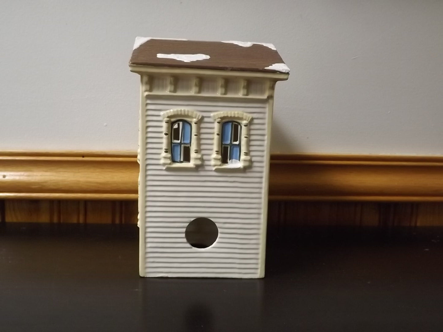 Vintage 1986 Snow Village Pacific Heights Illuminated Figurine (No Light Cord)