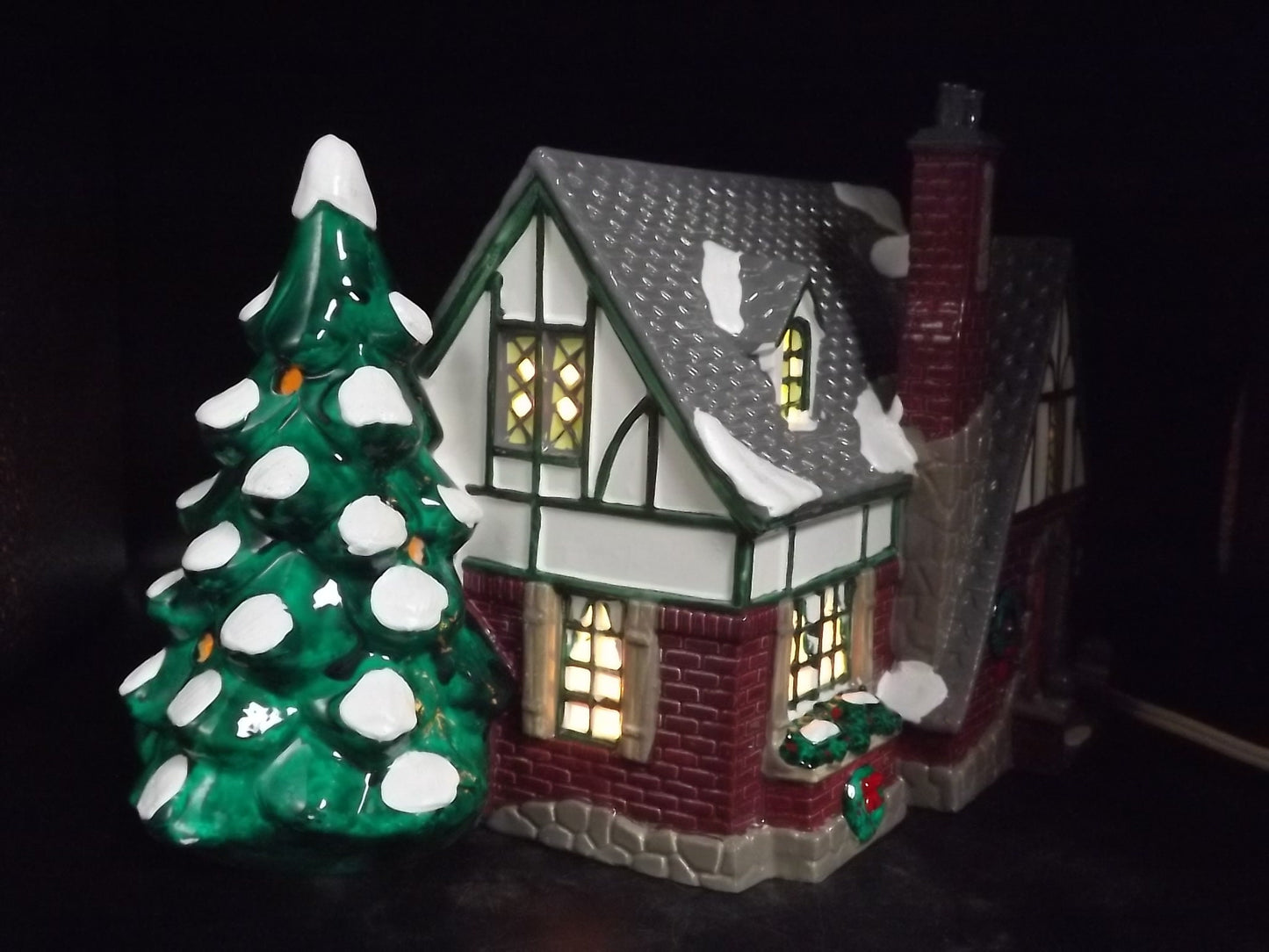 Vintage 1991 Snow Village "Oak Grove Tudor" Illuminated Figurine with Box & COA