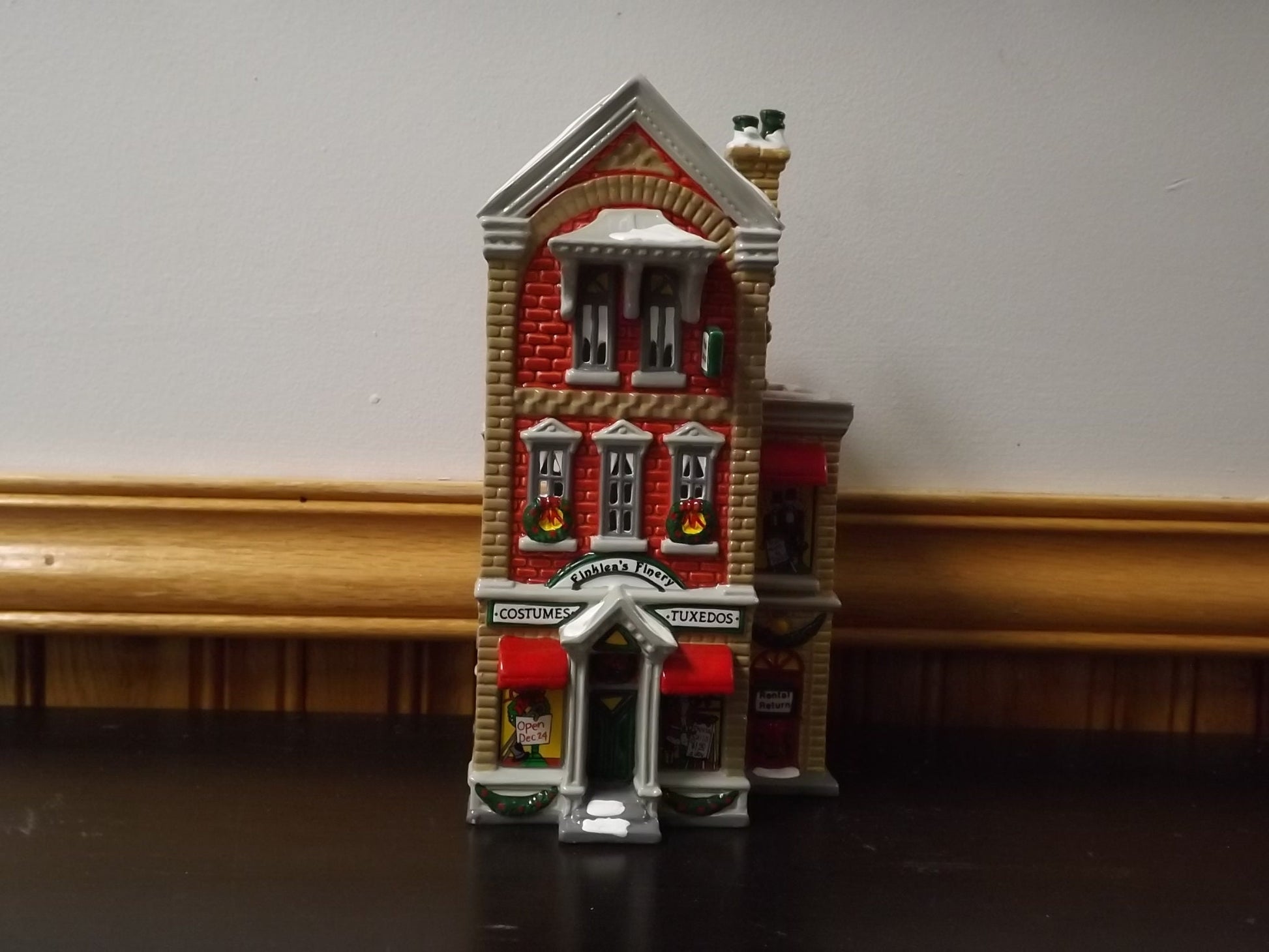 Vintage 1991 Snow Village "Finkley's Finery" Illuminated Building with Box & COA