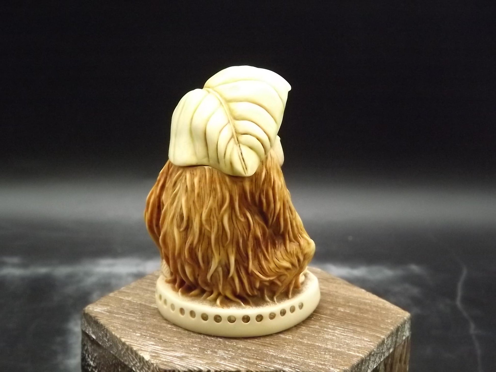 Retired 2000 Harmony Kingdom "Pongo's Palm" piece Excellent condition with original box and COA.