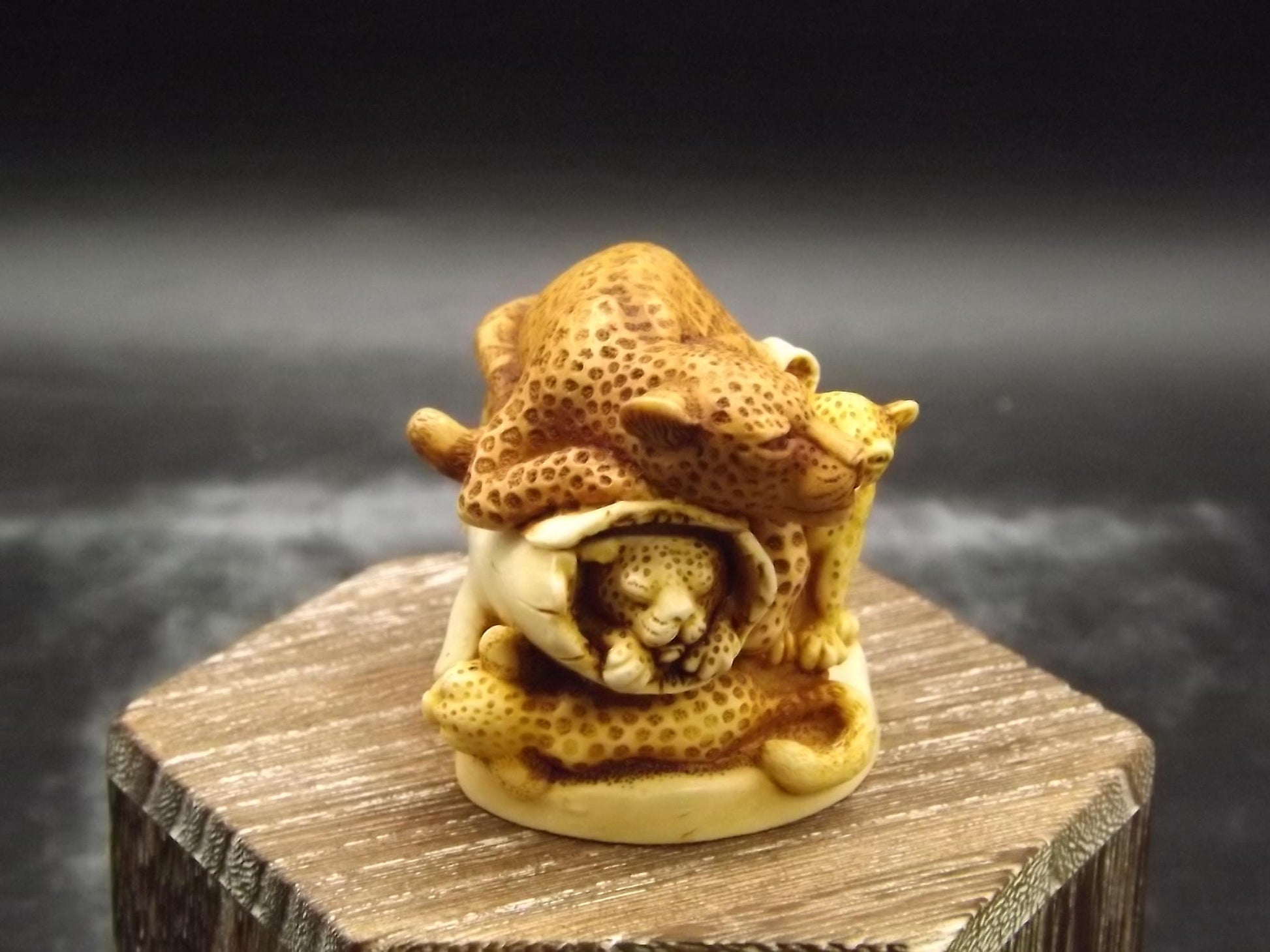 Retired 1996 Harmony Kingdom "Sleepy Hollow" Jest Figurine TJLE with original box. Excellent condition.