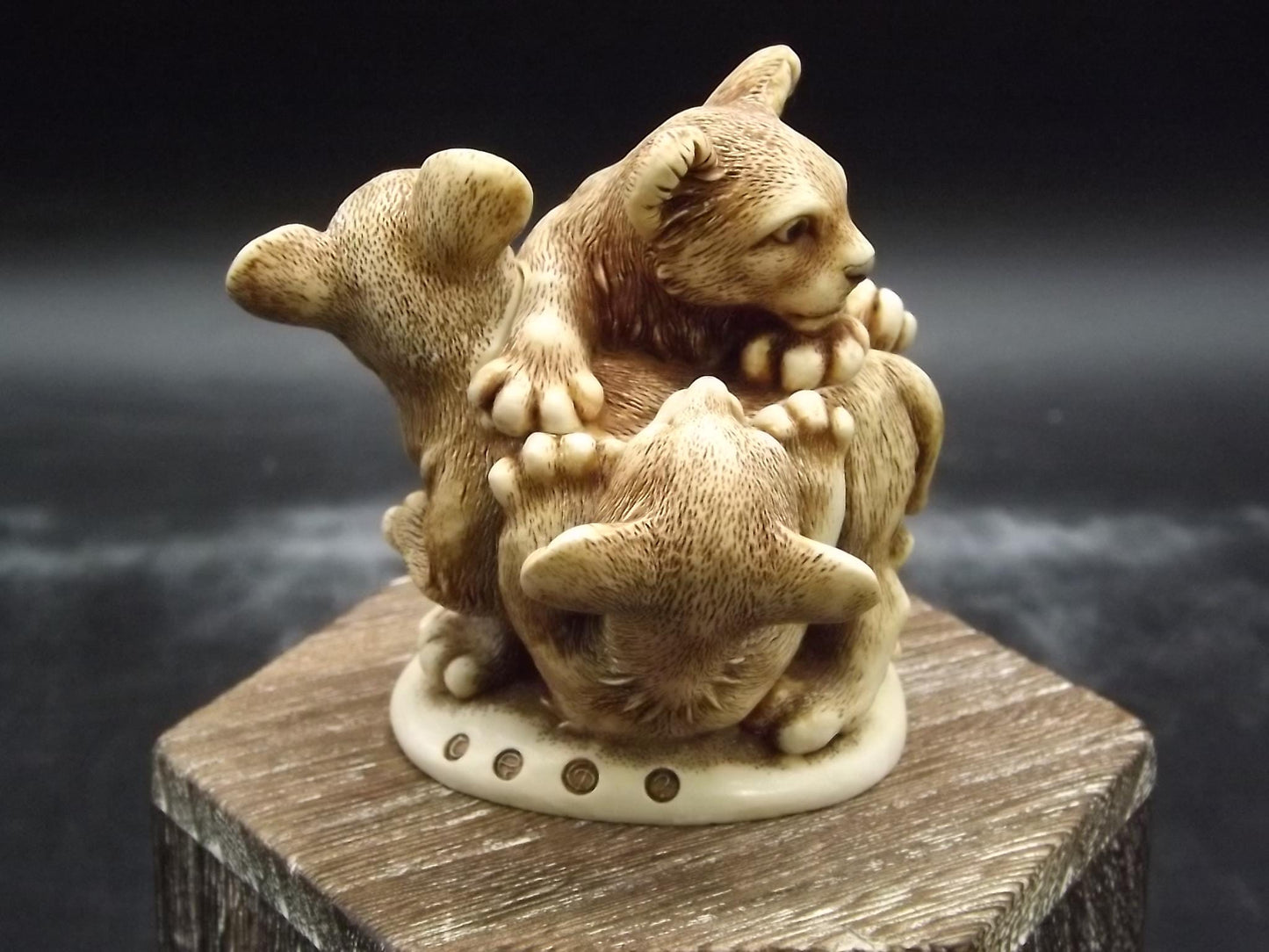 Vintage Harmony Kingdom Lion Cub Figurine: "Rough and Tumble" TJLI2