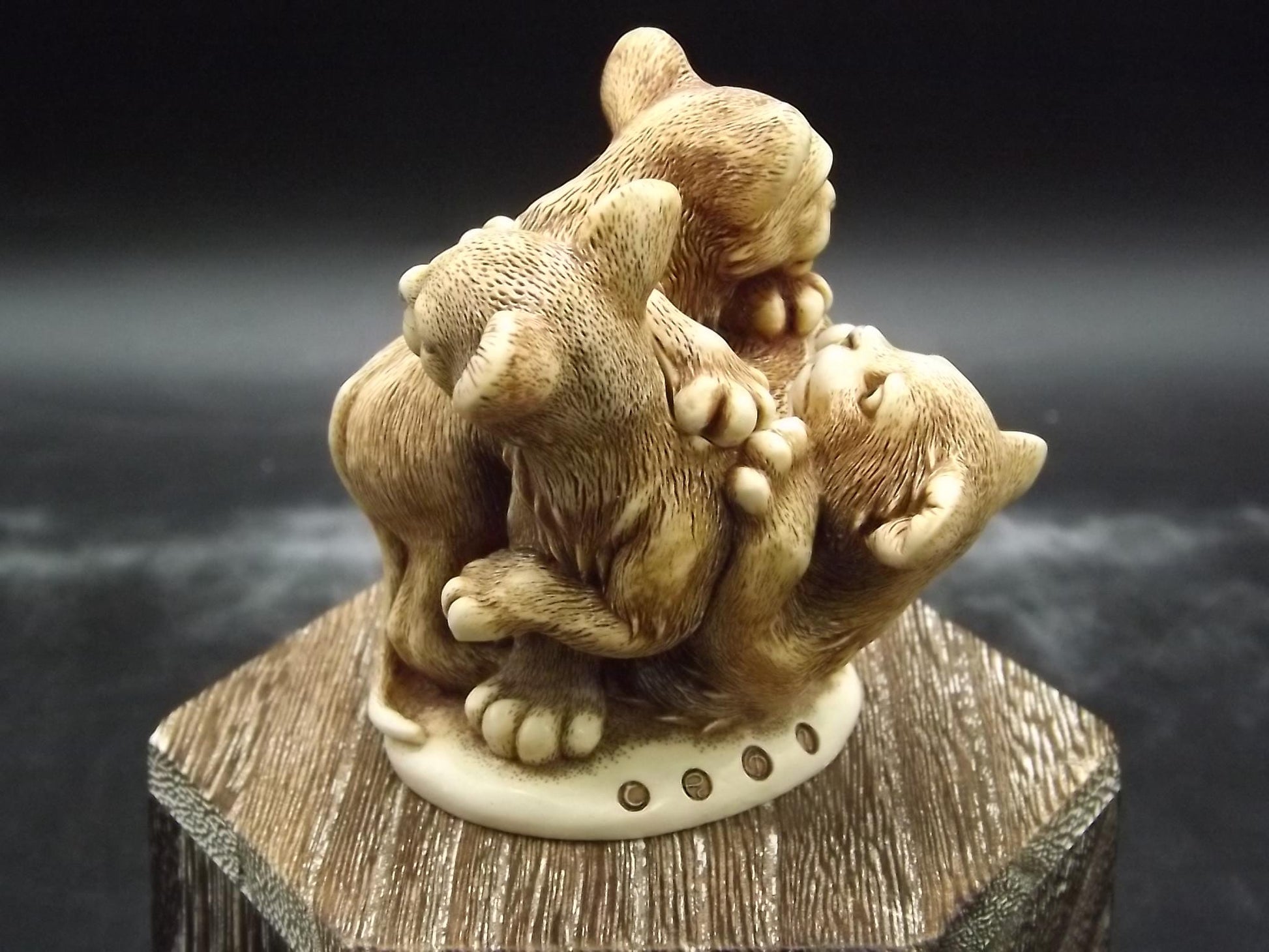 Vintage Harmony Kingdom Lion Cub Figurine: "Rough and Tumble" TJLI2