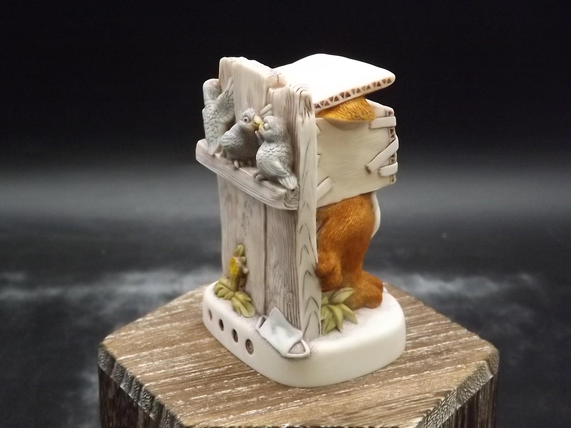 Vintage Harmony Kingdom "Peckish" Limited Edition of only 300 pieces Jest Figurine CTJCA48 with original box and COA. Excellent condition.