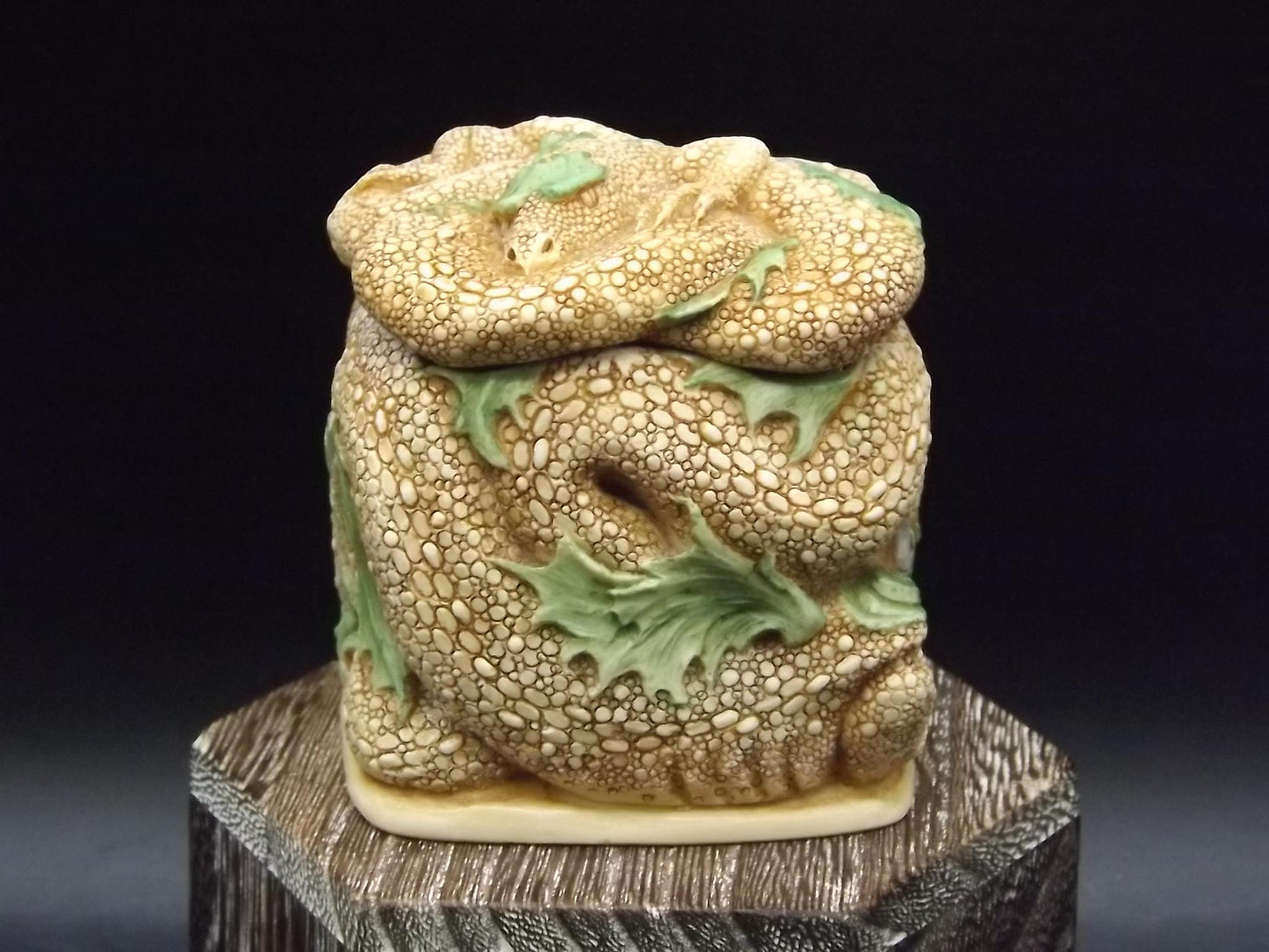 Vintage Harmony Kingdom "Fire Drake" Dragon Limited Edition of 2500 Jest Figurine TJMYDR with original box and COA. Excellent condition.