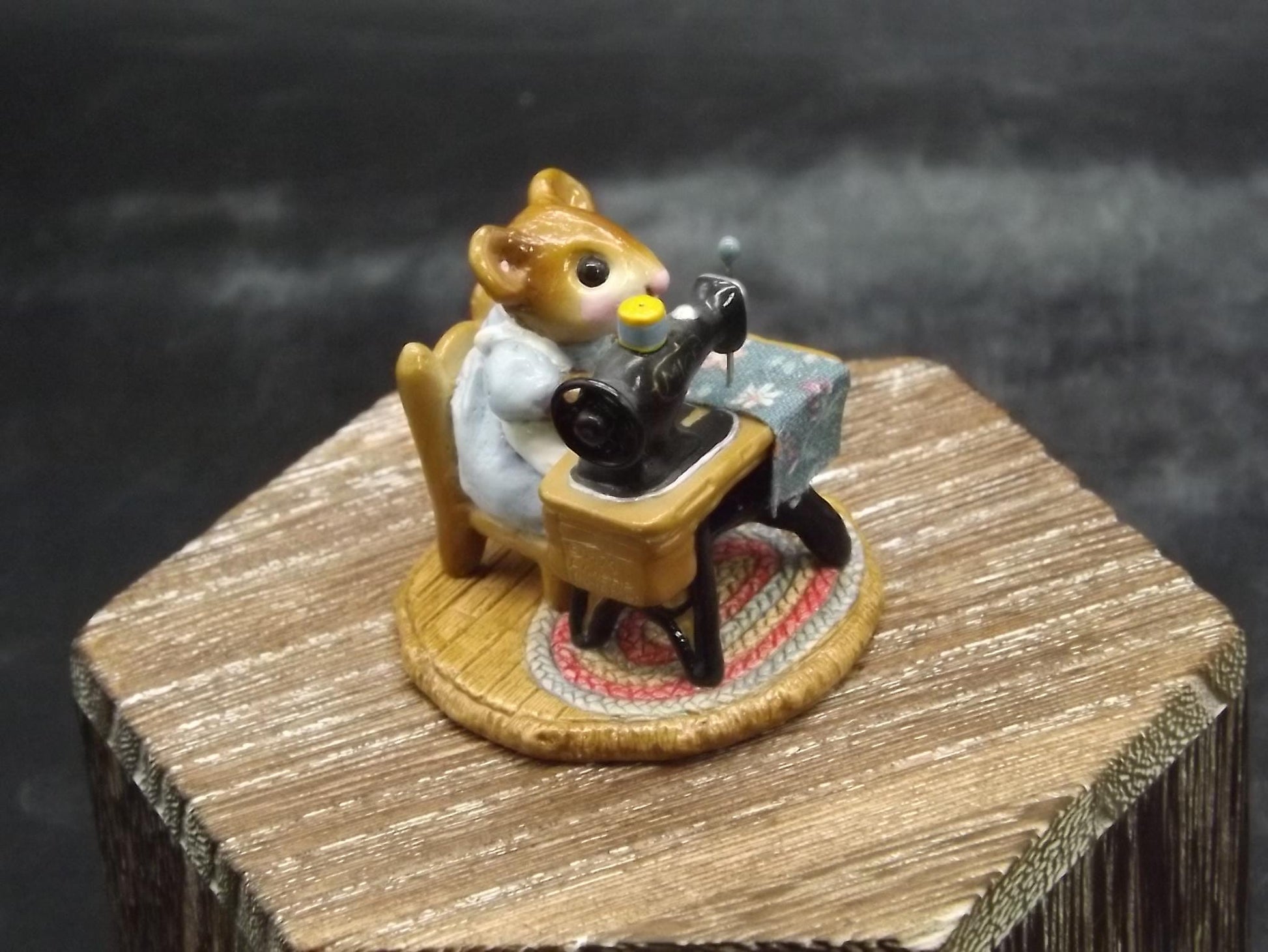 Vintage 1979 M-040 Wee Forest Folk "Miss Bobbin" Hand Painted Mouse sewing.