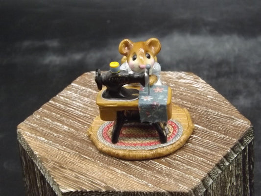 Vintage 1979 M-040 Wee Forest Folk "Miss Bobbin" Hand Painted Mouse sewing.