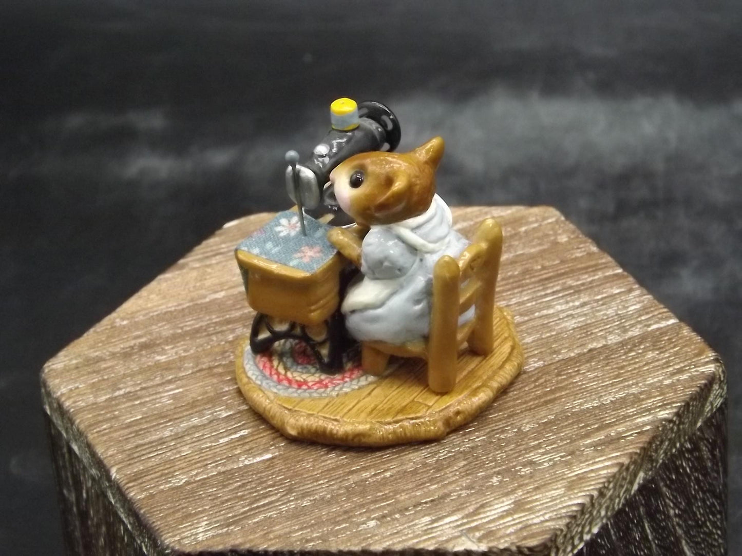 Vintage 1979 M-040 Wee Forest Folk "Miss Bobbin" Hand Painted Mouse sewing.