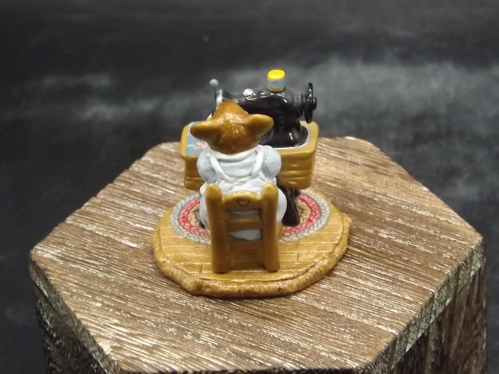 Vintage 1979 M-040 Wee Forest Folk "Miss Bobbin" Hand Painted Mouse sewing.