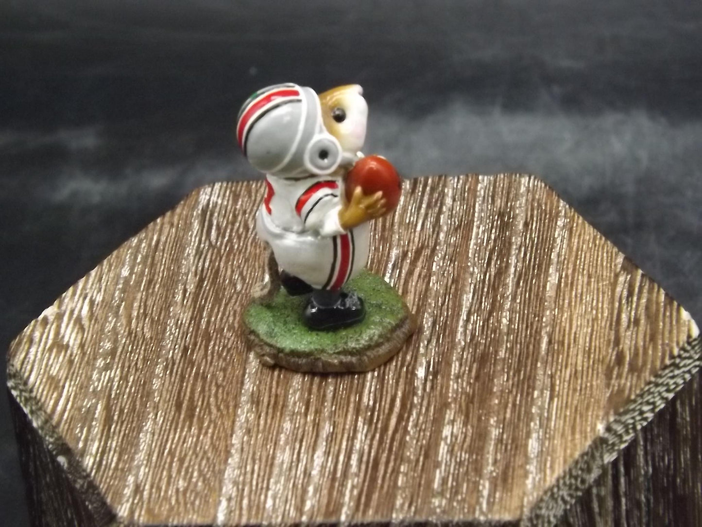Vintage Wee Forest Folk Mouse Figurine: 1999 "Go Long" Ohio State Football