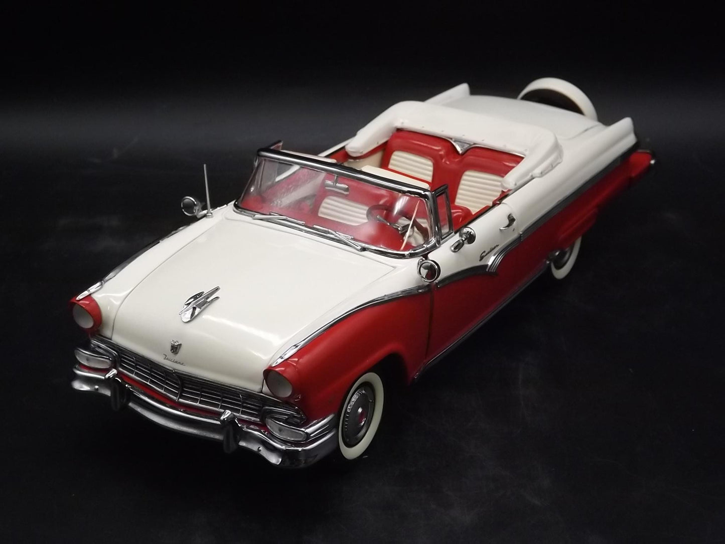 Vintage Danbury Mint 1956 Ford Sunliner Convertible Diecast Model Car