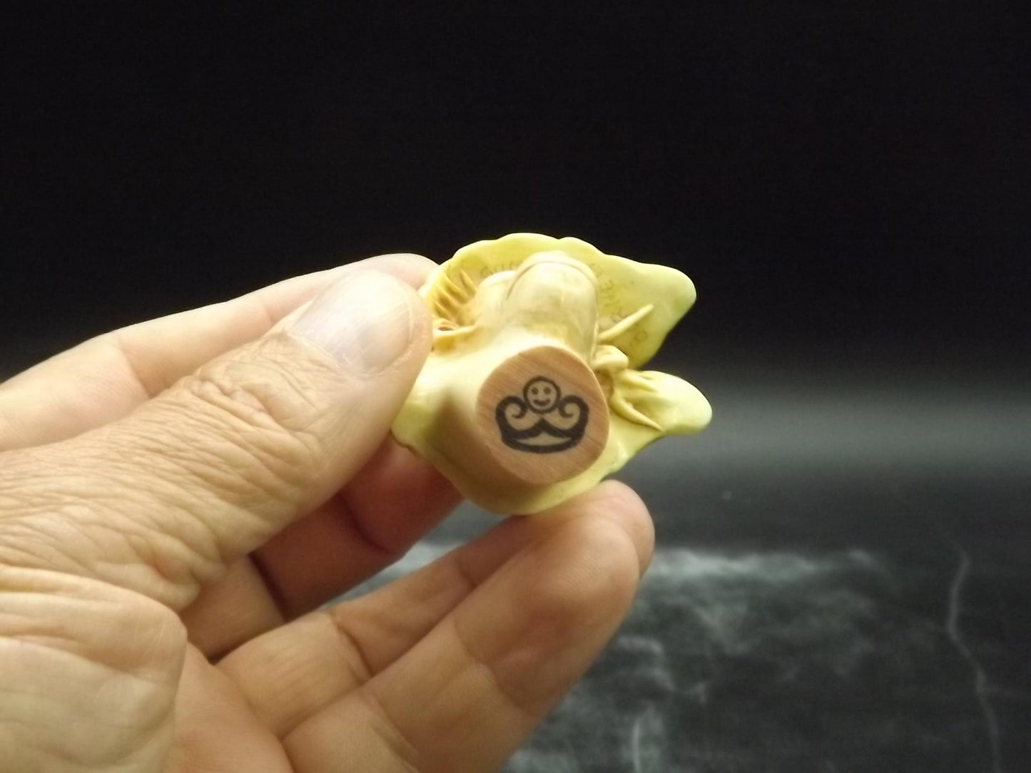 Retired 2000 Harmony Kingdom "Pongo's Palm" piece Excellent condition with original box and COA.