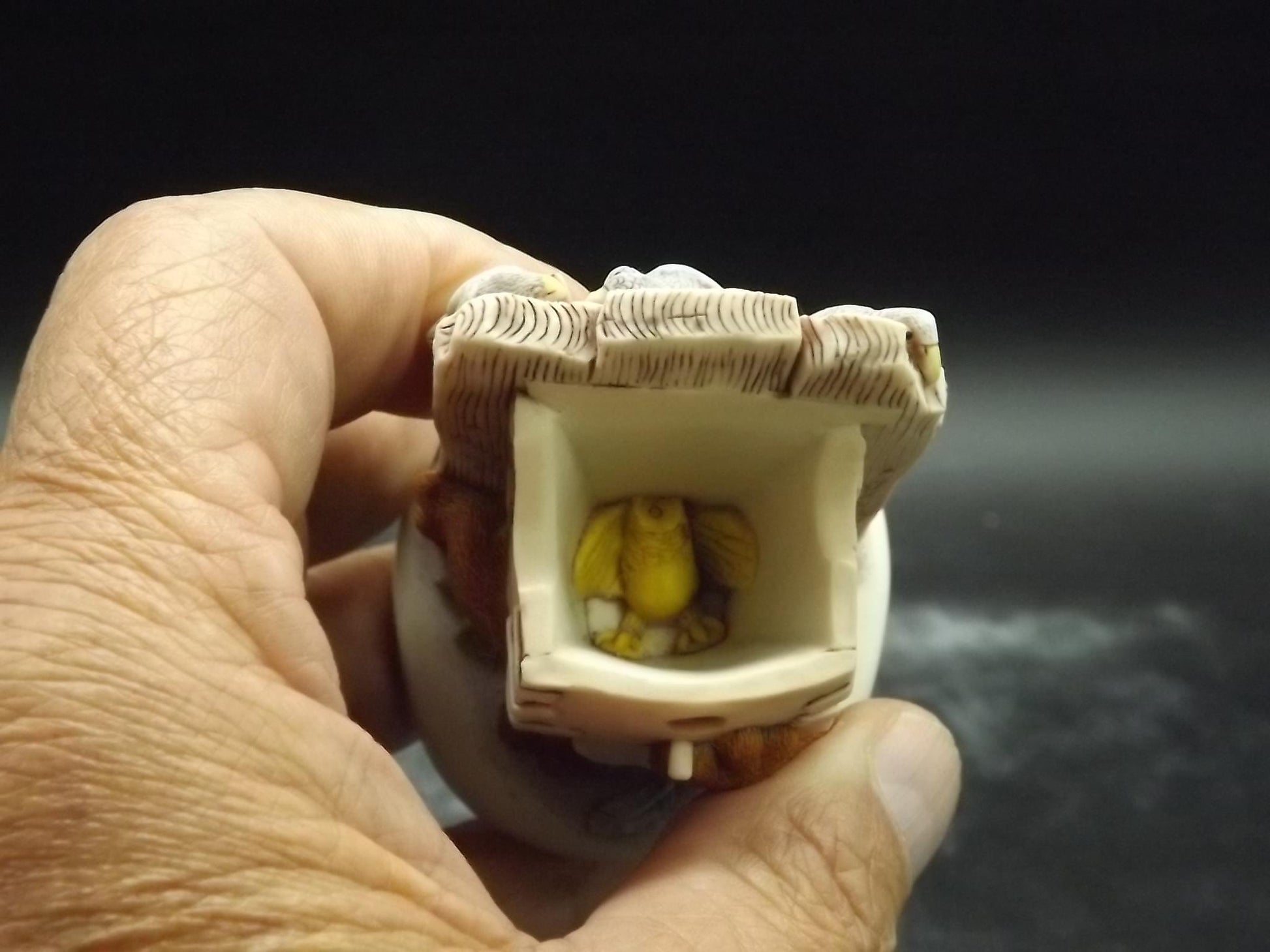 Vintage Harmony Kingdom "Peckish" Limited Edition of only 300 pieces Jest Figurine CTJCA48 with original box and COA. Excellent condition.