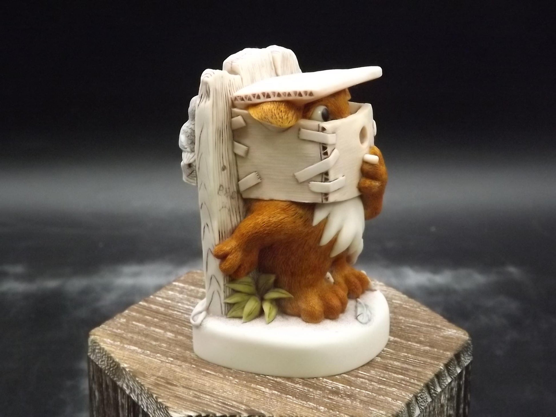 Vintage Harmony Kingdom "Peckish" Limited Edition of only 300 pieces Jest Figurine CTJCA48 with original box and COA. Excellent condition.