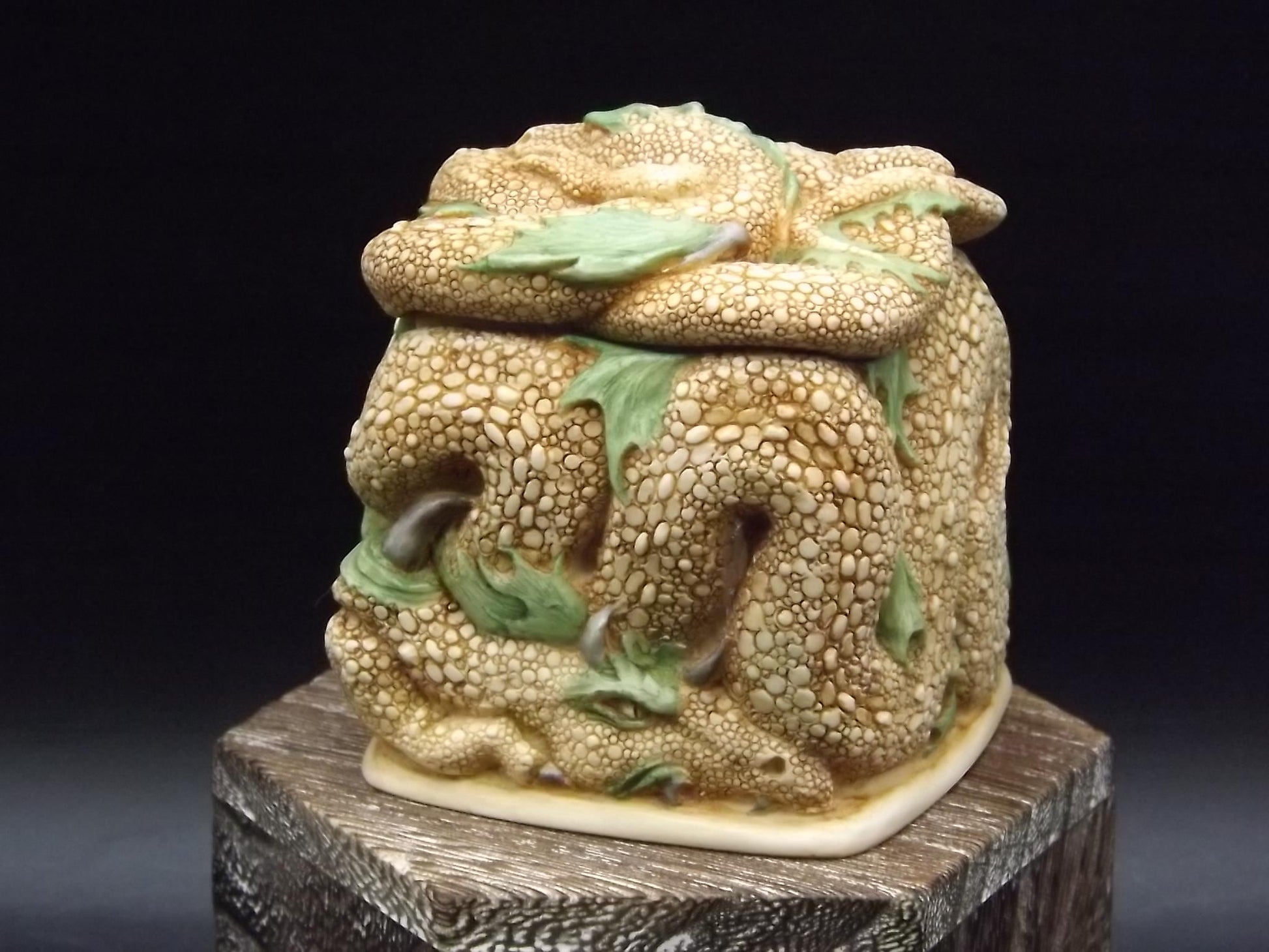 Vintage Harmony Kingdom "Fire Drake" Dragon Limited Edition of 2500 Jest Figurine TJMYDR with original box and COA. Excellent condition.