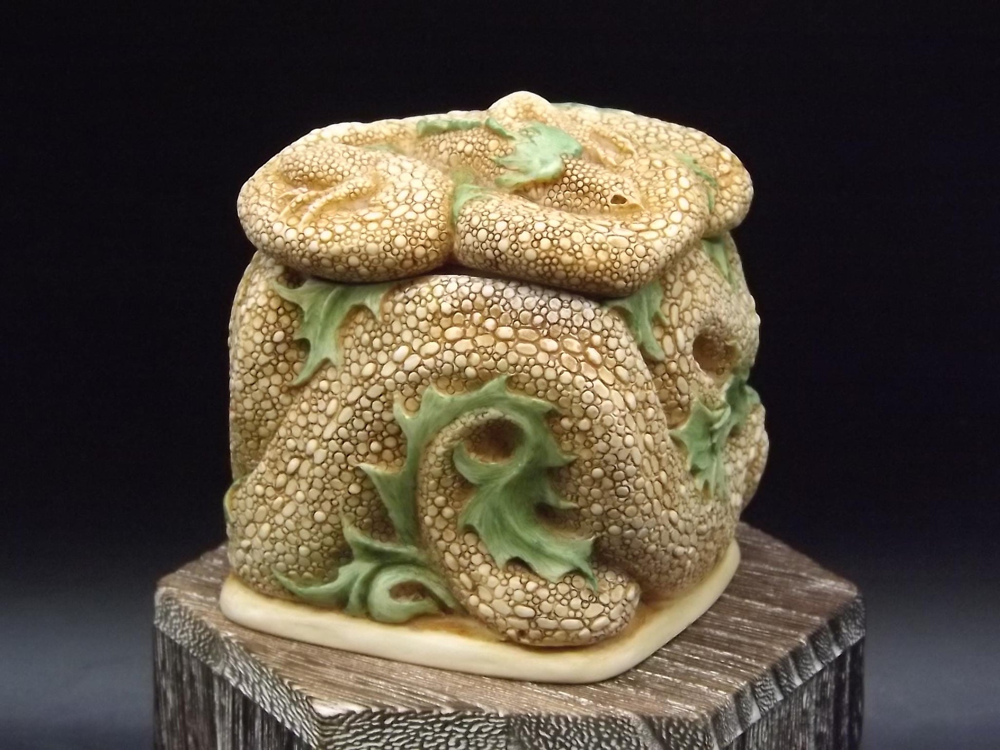 Vintage Harmony Kingdom "Fire Drake" Dragon Limited Edition of 2500 Jest Figurine TJMYDR with original box and COA. Excellent condition.