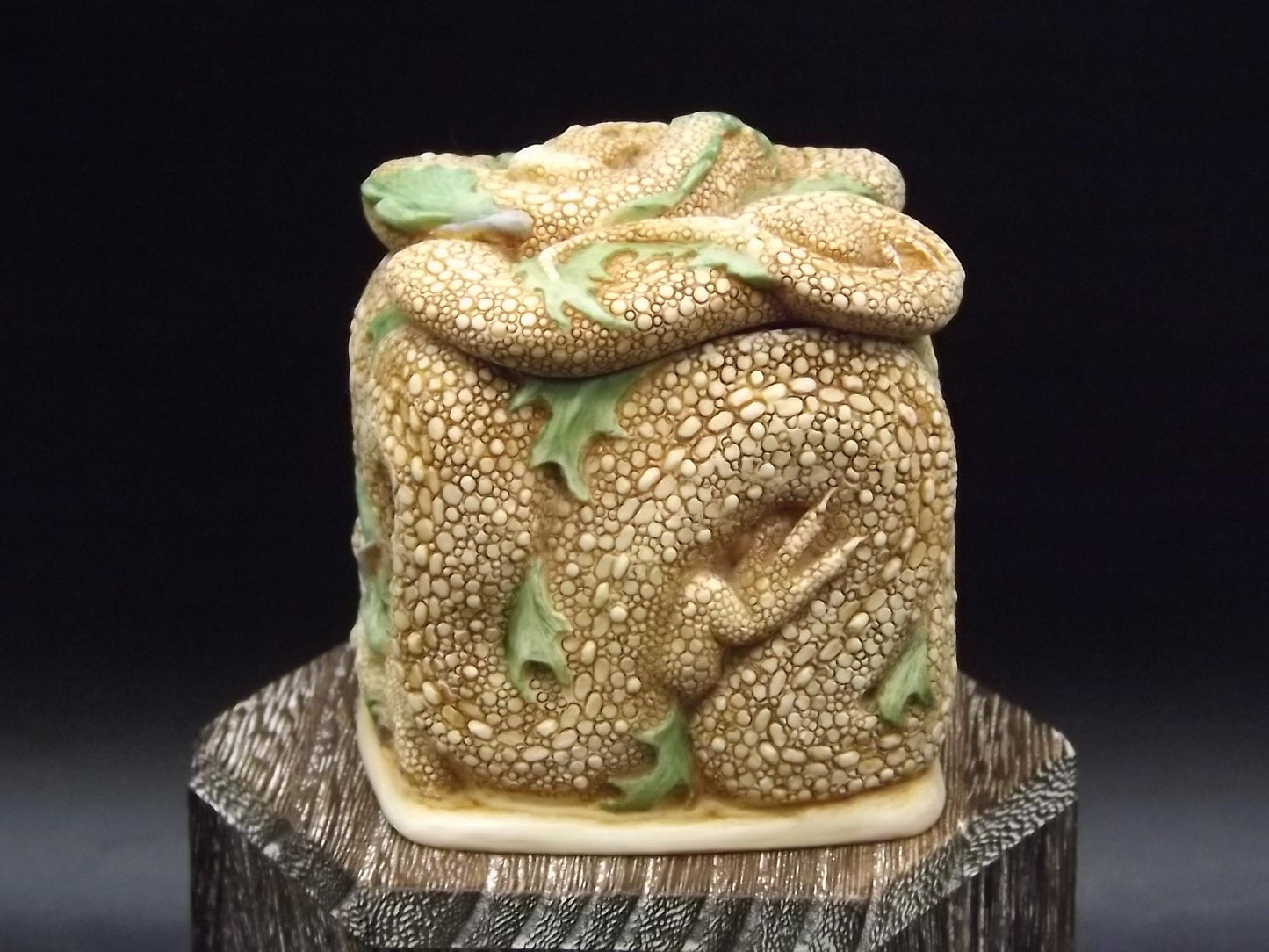 Vintage Harmony Kingdom "Fire Drake" Dragon Limited Edition of 2500 Jest Figurine TJMYDR with original box and COA. Excellent condition.