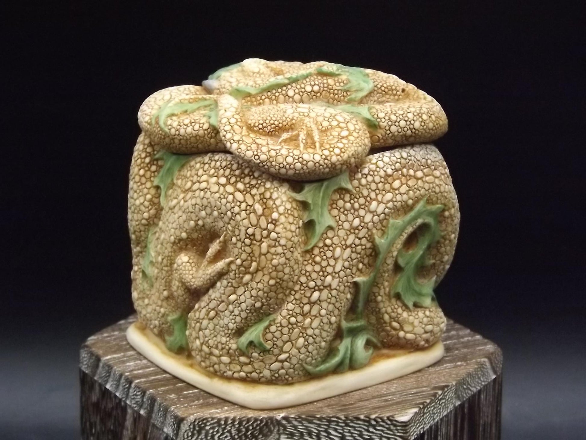 Vintage Harmony Kingdom "Fire Drake" Dragon Limited Edition of 2500 Jest Figurine TJMYDR with original box and COA. Excellent condition.