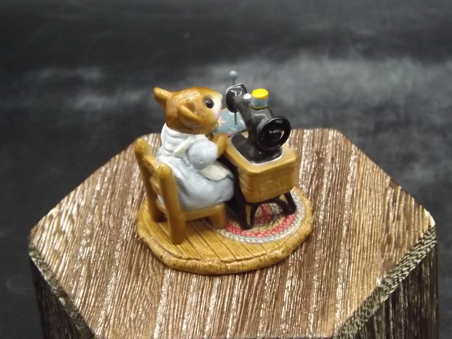 Vintage 1979 M-040 Wee Forest Folk "Miss Bobbin" Hand Painted Mouse sewing.