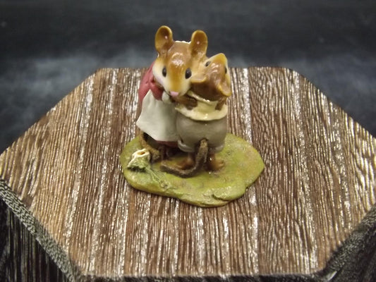 Vintage Wee Forest Folk Figurine: "A Big Hug" Mouse Miniature
