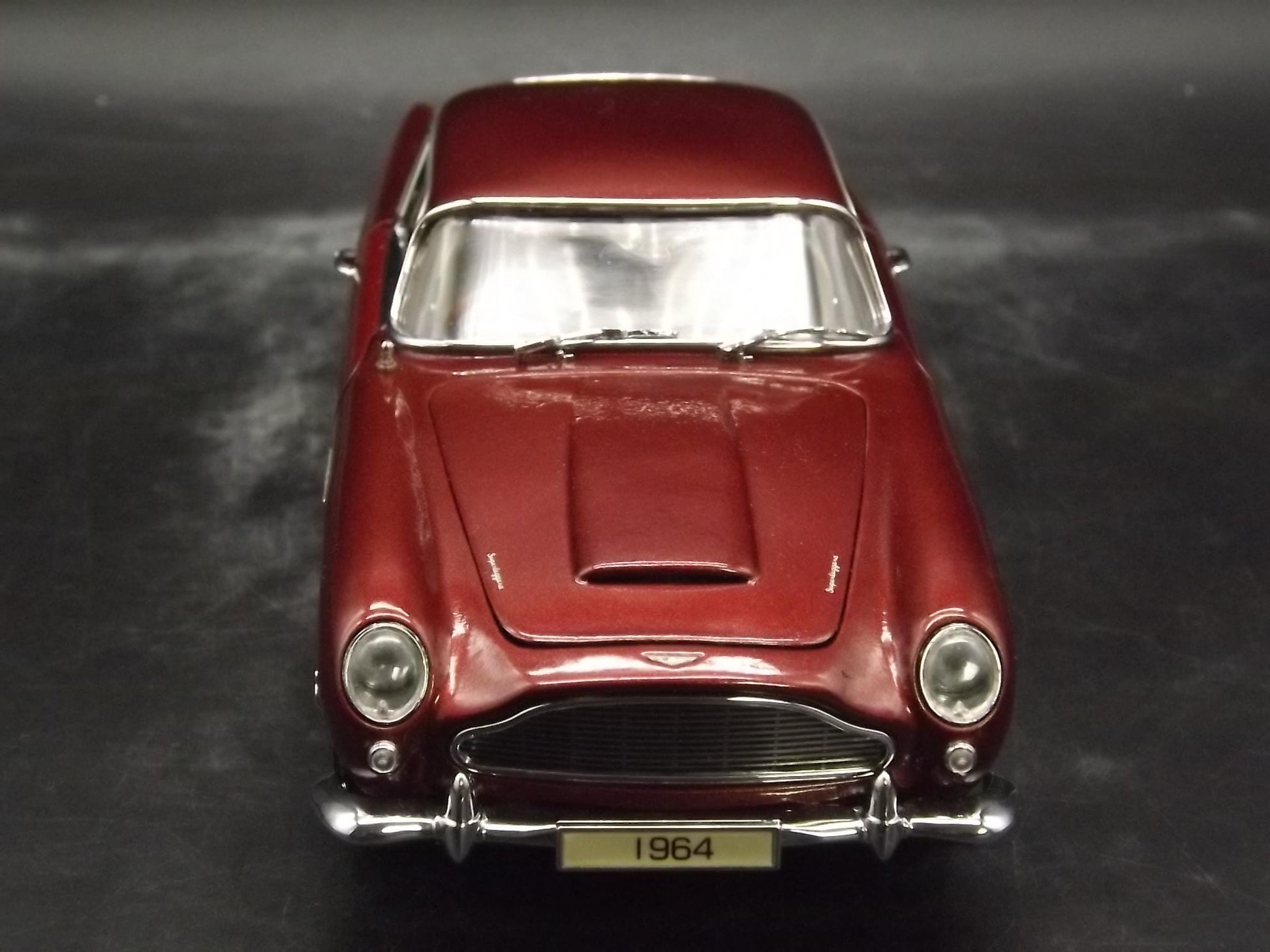 Vintage Danbury Mint 1964 Aston Martin DB5 Diecast Model Car with Box